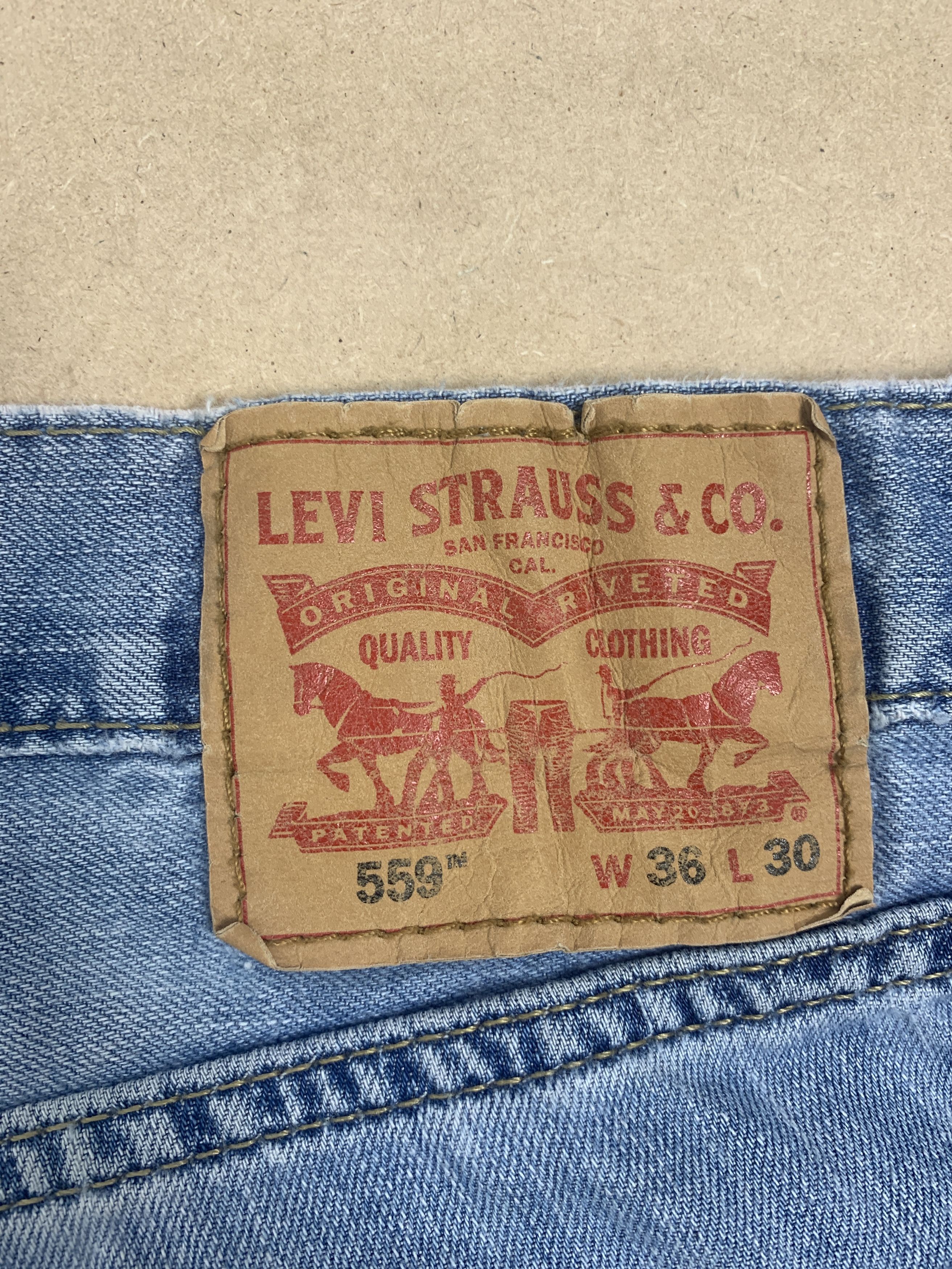 Levi's Vintage Levis 559 Straight Cut Distressed Mid Wash Jeans Size US 37 - 10 Thumbnail