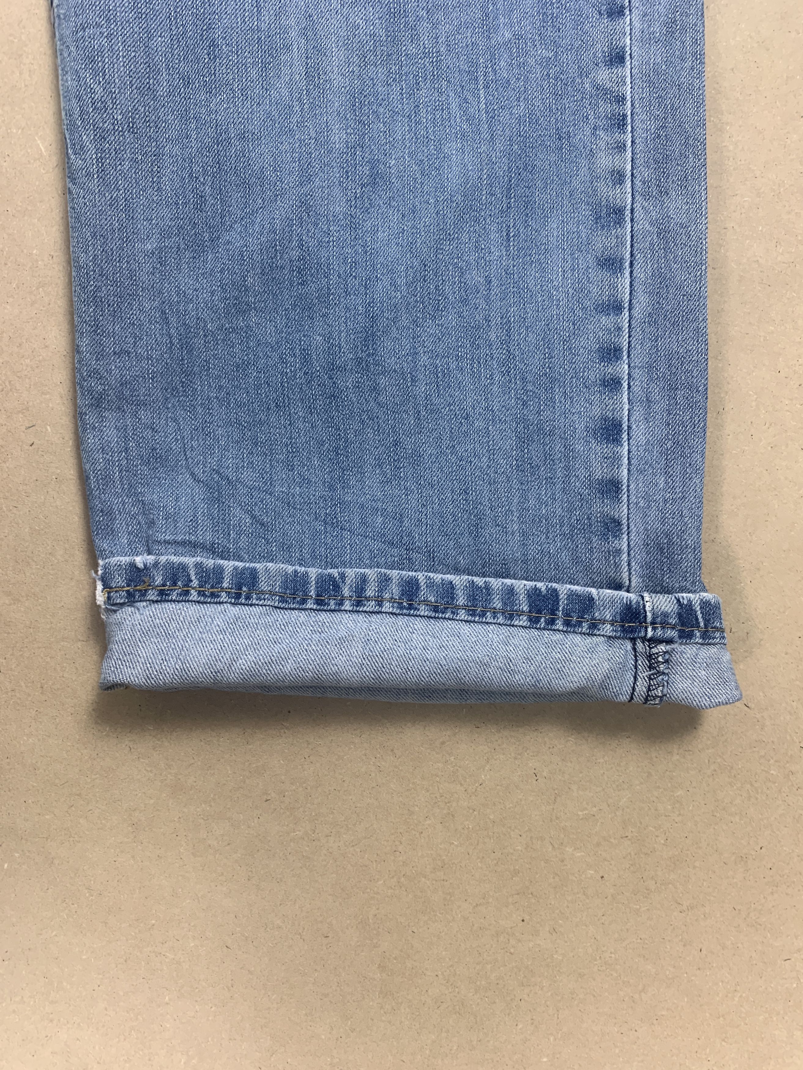 Levi's Vintage Levis 559 Straight Cut Distressed Mid Wash Jeans Size US 37 - 4 Thumbnail