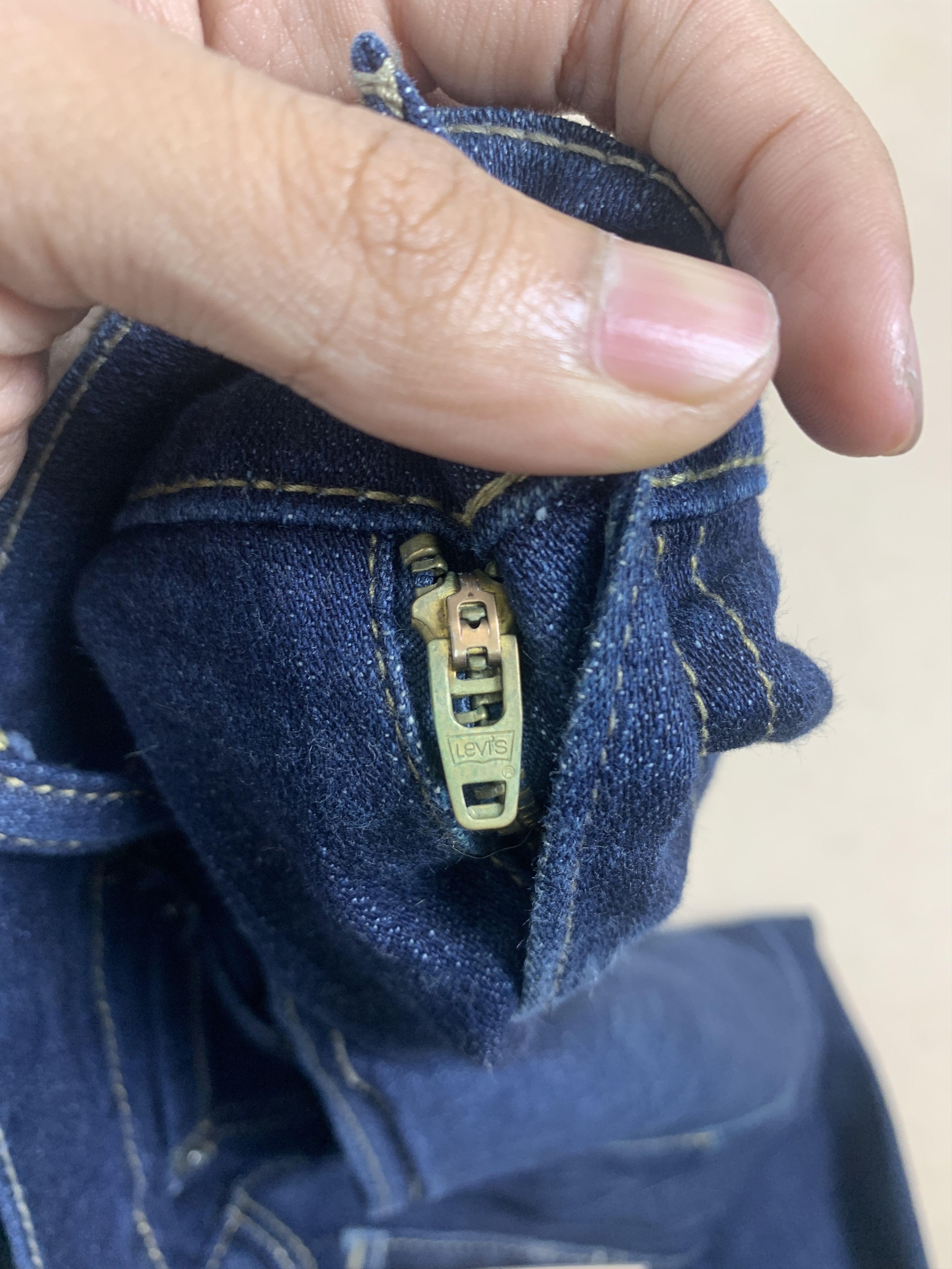 Levi's × Vintage Vintage Levis 513 Straight Cut Faded Blue Jeans Size US 37 - 20 Thumbnail