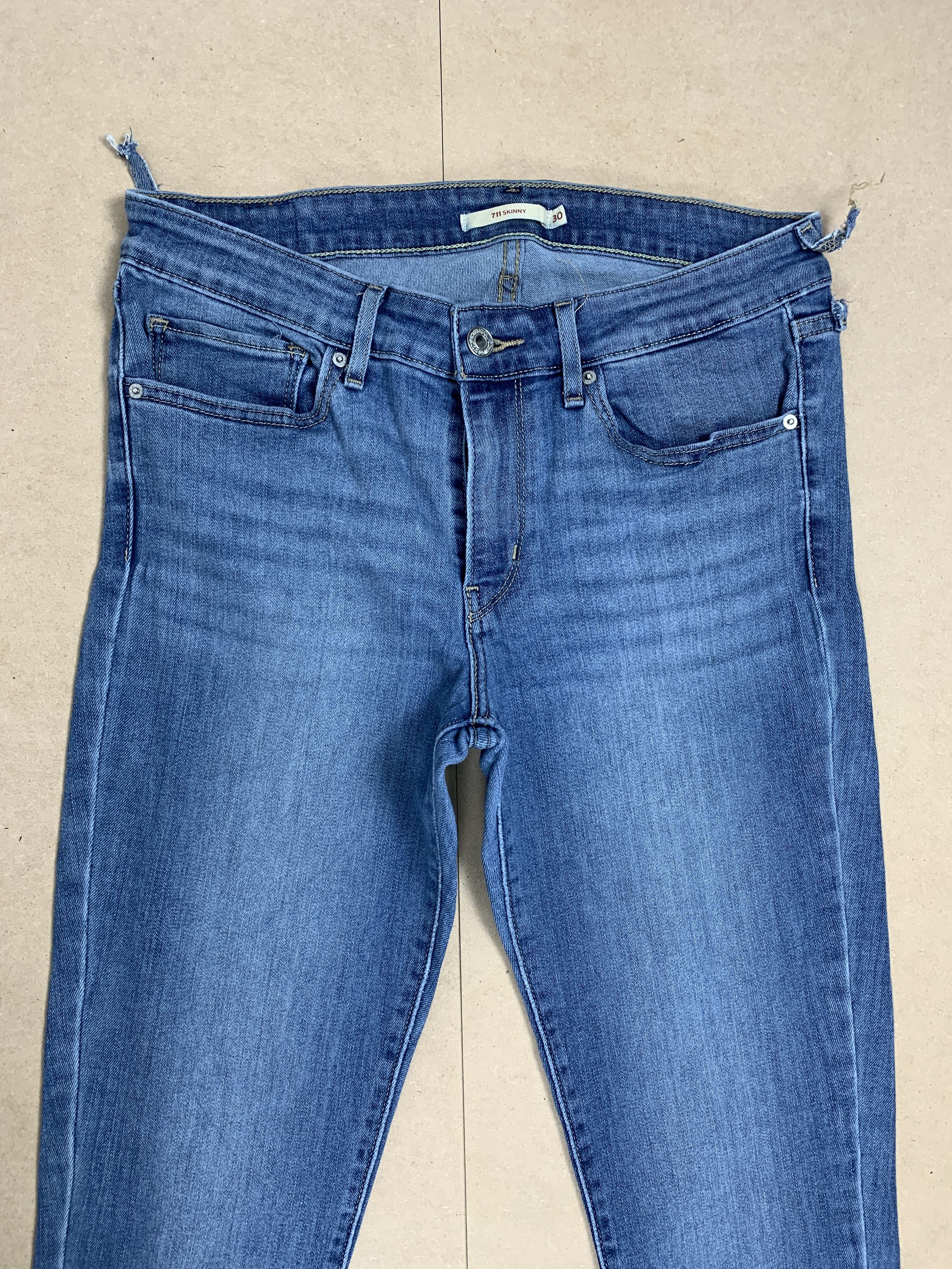 Levi's Vintage Levis 711 Skinny Faded Blue Jeans Size 30" / US 8 / IT 44 - 2 Thumbnail