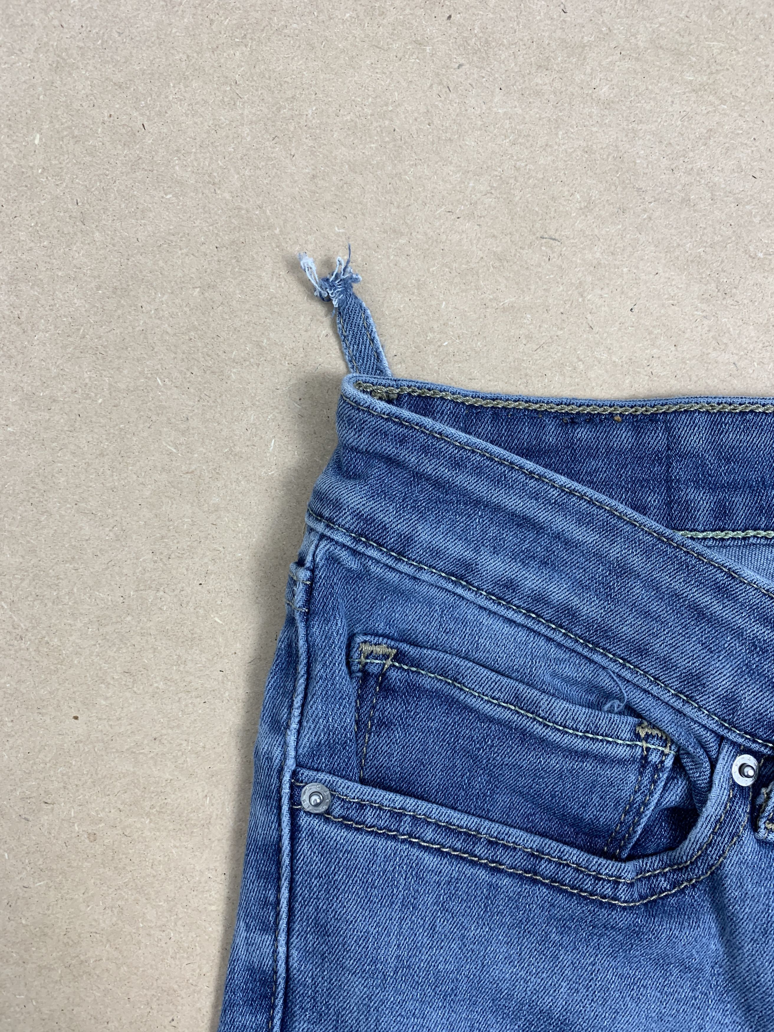 Levi's Vintage Levis 711 Skinny Faded Blue Jeans Size 30" / US 8 / IT 44 - 6 Thumbnail
