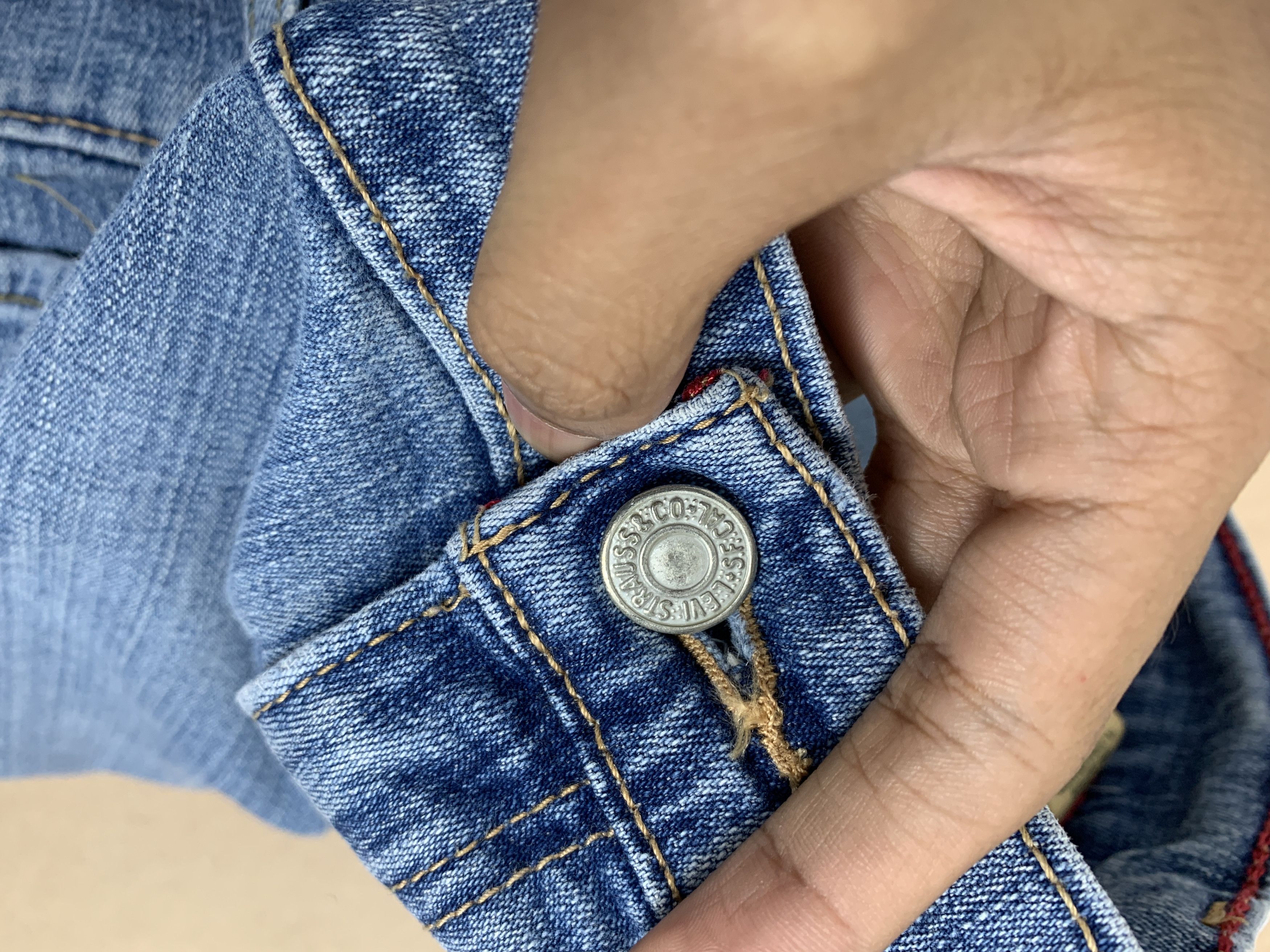 Levi's Vintage LEVI'S 505 Relaxed Bootcut Flared Faded Mid Wash Size 34" / US 12 / IT 48 - 13 Thumbnail