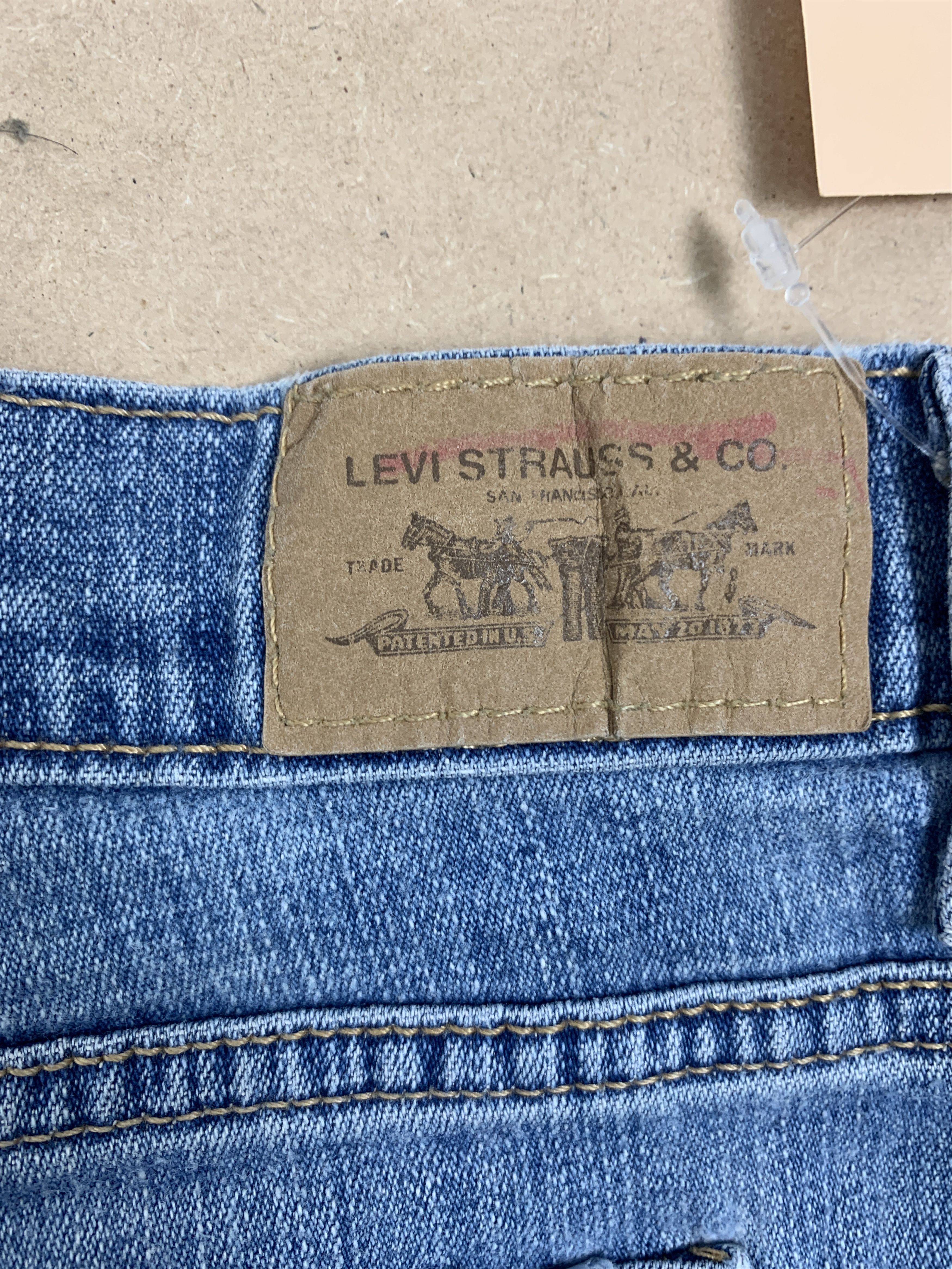 Levi's Vintage LEVI'S 505 Relaxed Bootcut Flared Faded Mid Wash Size 34" / US 12 / IT 48 - 7 Thumbnail