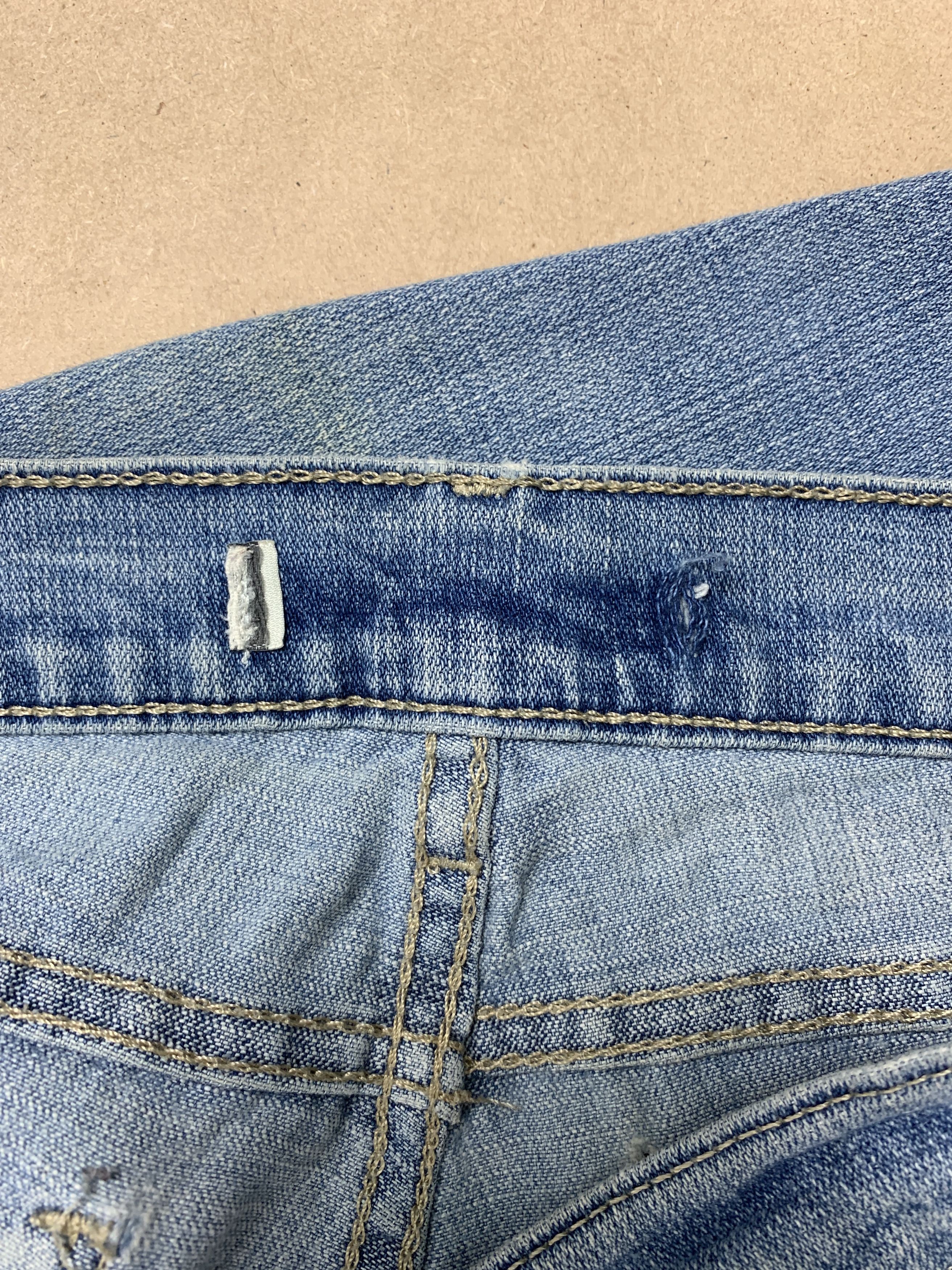 Levi's Vintage Levis Women Distressed Slim Fit Mid Wash Jeans P0274 Size 30" / US 8 / IT 44 - 12 Thumbnail