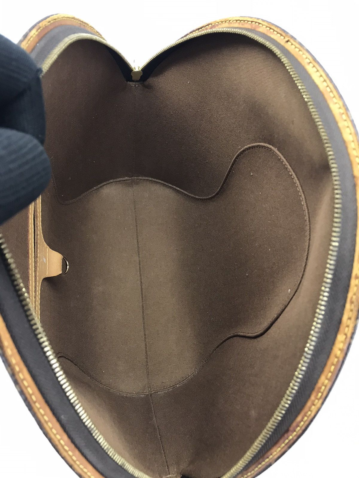 Louis Vuitton 🔥Rare🔥Auth Louis Vuitton Ellipse MM handbag Size ONE SIZE - 21 Thumbnail