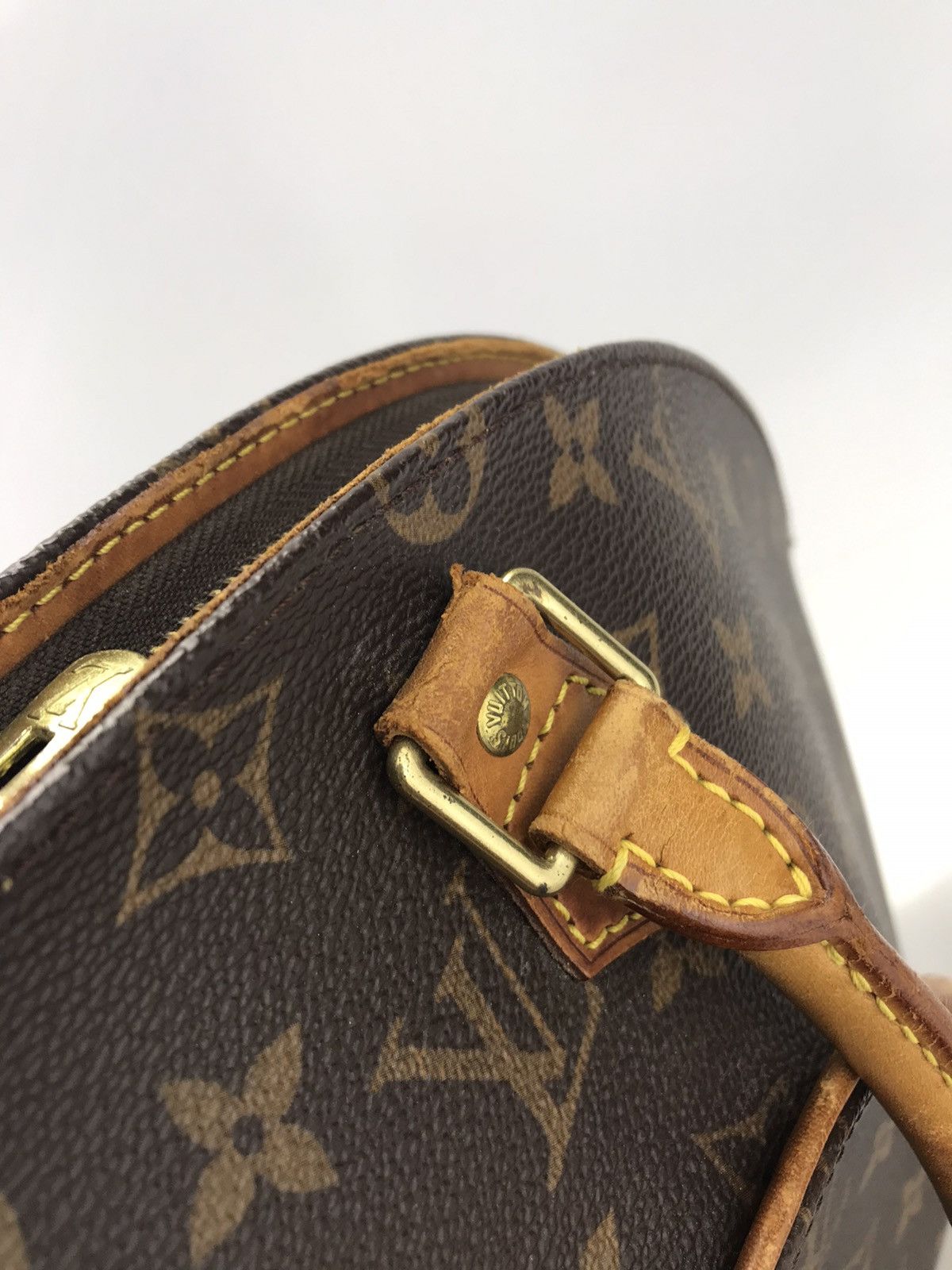 Louis Vuitton 🔥Rare🔥Auth Louis Vuitton Ellipse MM handbag Size ONE SIZE - 6 Thumbnail
