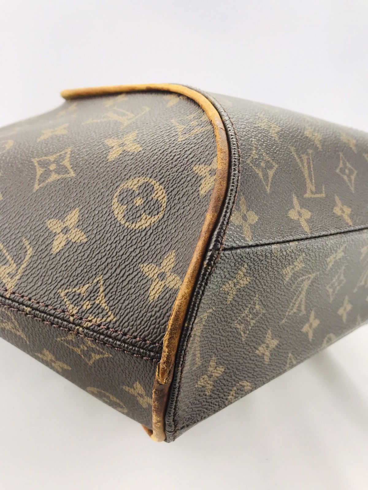 Louis Vuitton 🔥Rare🔥Auth Louis Vuitton Ellipse MM handbag Size ONE SIZE - 16 Thumbnail