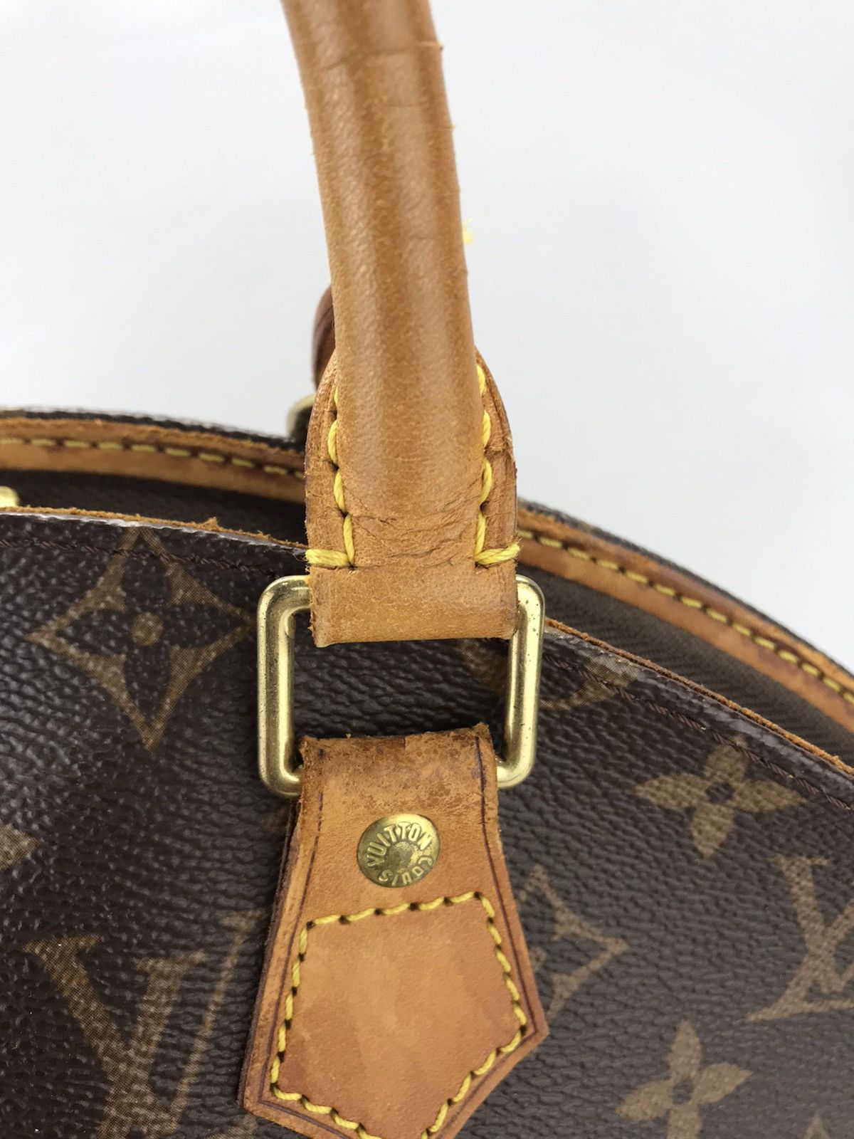 Louis Vuitton 🔥Rare🔥Auth Louis Vuitton Ellipse MM handbag Size ONE SIZE - 3 Thumbnail