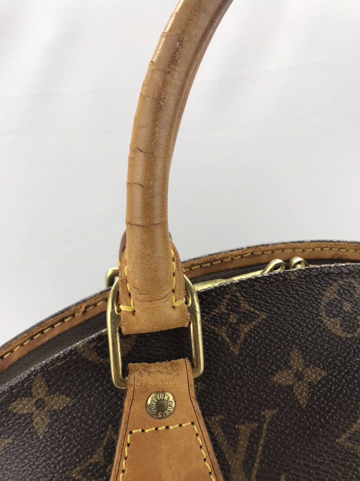 Louis Vuitton 🔥Rare🔥Auth Louis Vuitton Ellipse MM handbag Size ONE SIZE - 4 Thumbnail