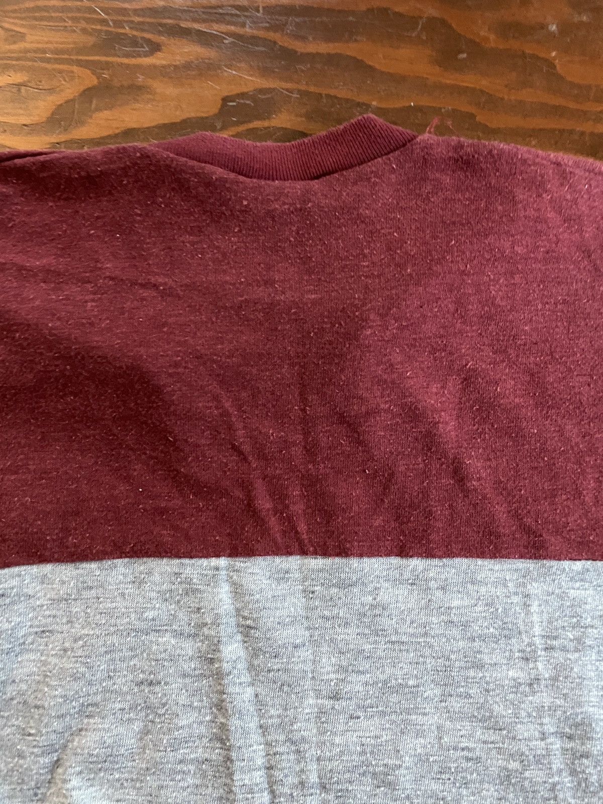Vintage Vintage 80’s Hershey’s V-Neck Single Stitch Tee Size US L / EU 52-54 / 3 - 15 Thumbnail