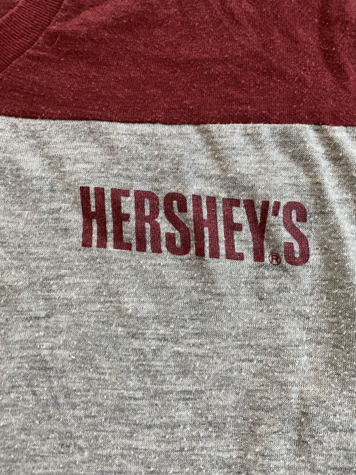 Vintage Vintage 80’s Hershey’s V-Neck Single Stitch Tee Size US L / EU 52-54 / 3 - 3 Thumbnail