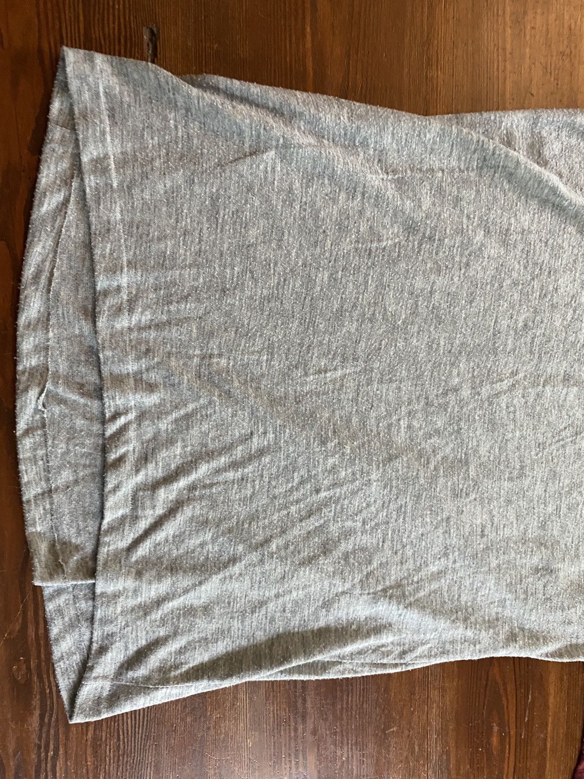 Vintage Vintage 80’s Hershey’s V-Neck Single Stitch Tee Size US L / EU 52-54 / 3 - 6 Thumbnail