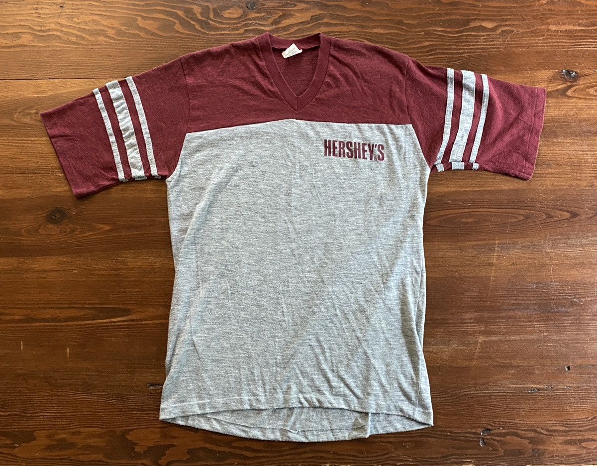 Vintage Vintage 80’s Hershey’s V-Neck Single Stitch Tee Size US L / EU 52-54 / 3 - 2 Thumbnail