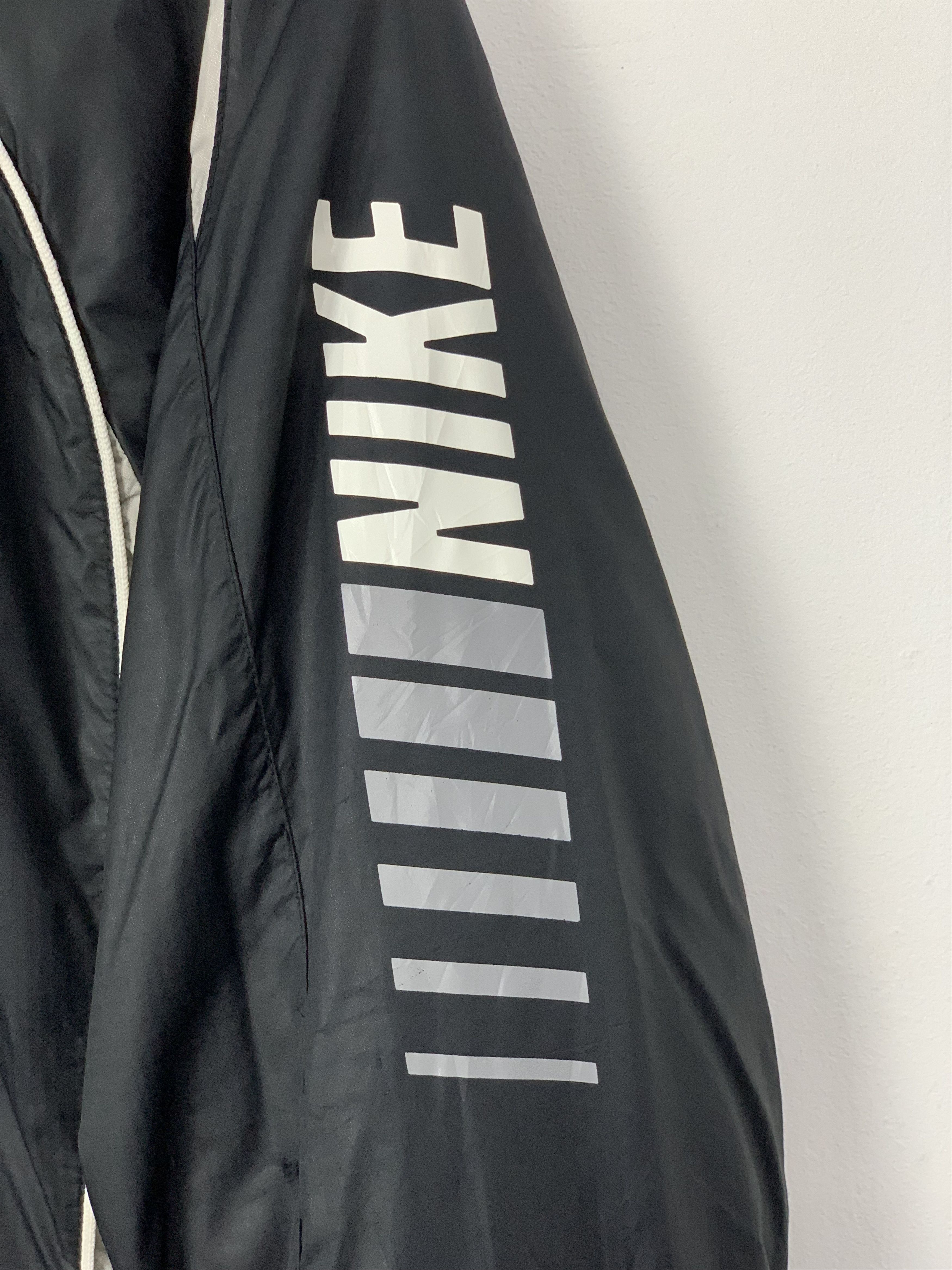 Nike NIKE Swoosh Big Logo Sherpa Lining Windbreaker Parkas Size US L / EU 52-54 / 3 - 6 Thumbnail