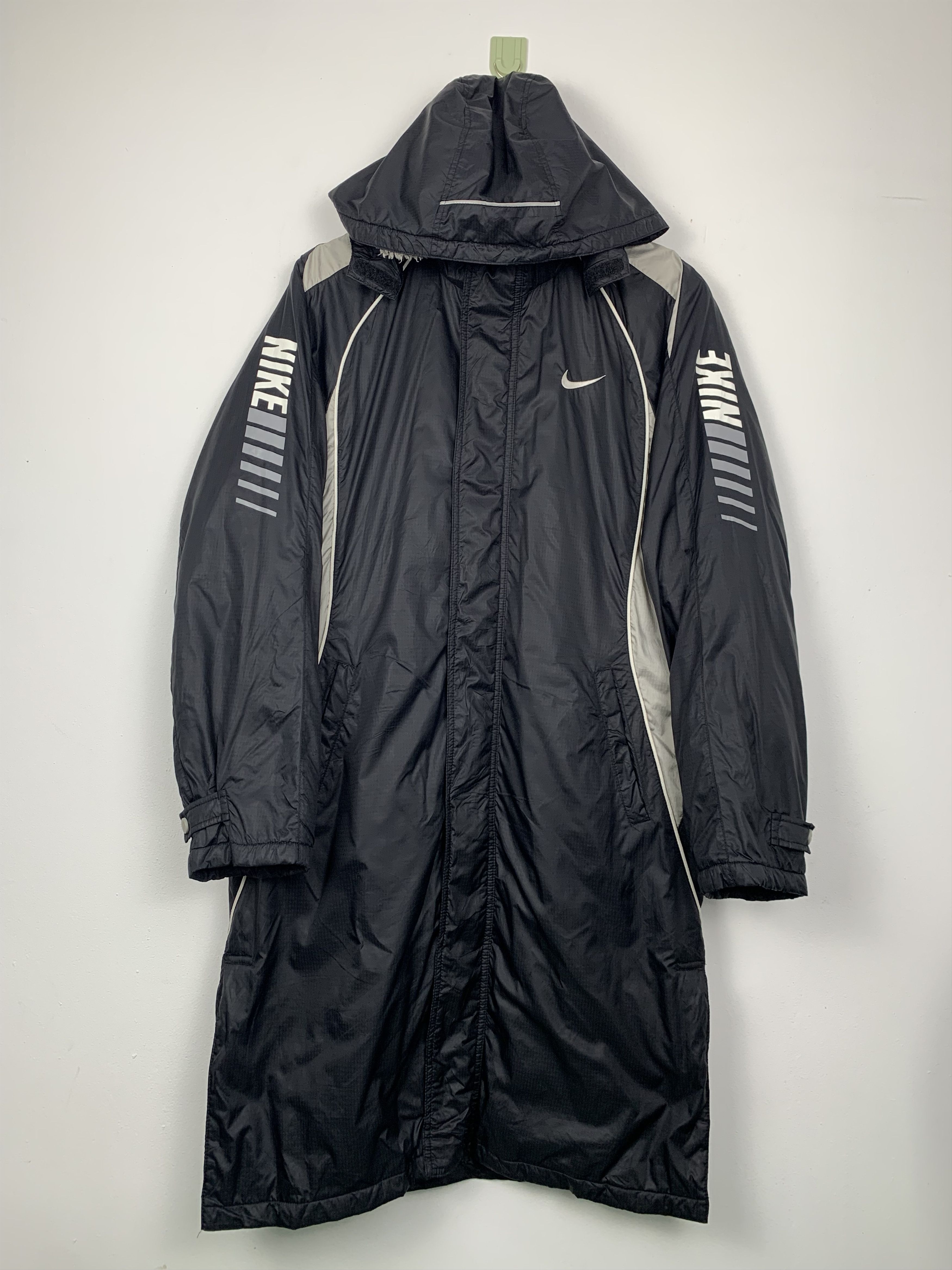 image of Nike Swoosh Big Logo Sherpa Lining Windbreaker Parkas in Black, Men's (Size Large)