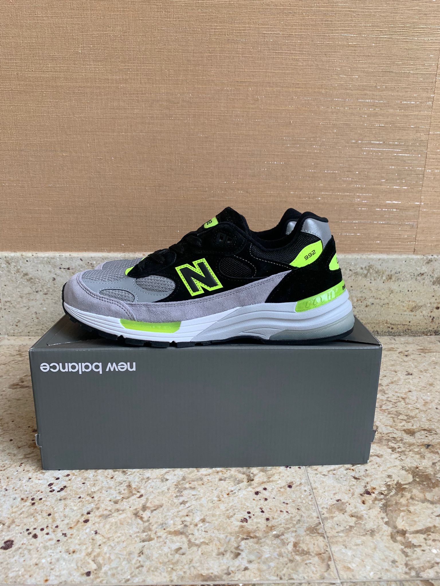 New Balance 992 Trainer Size US 9.5 / EU 42-43 - 2 Thumbnail