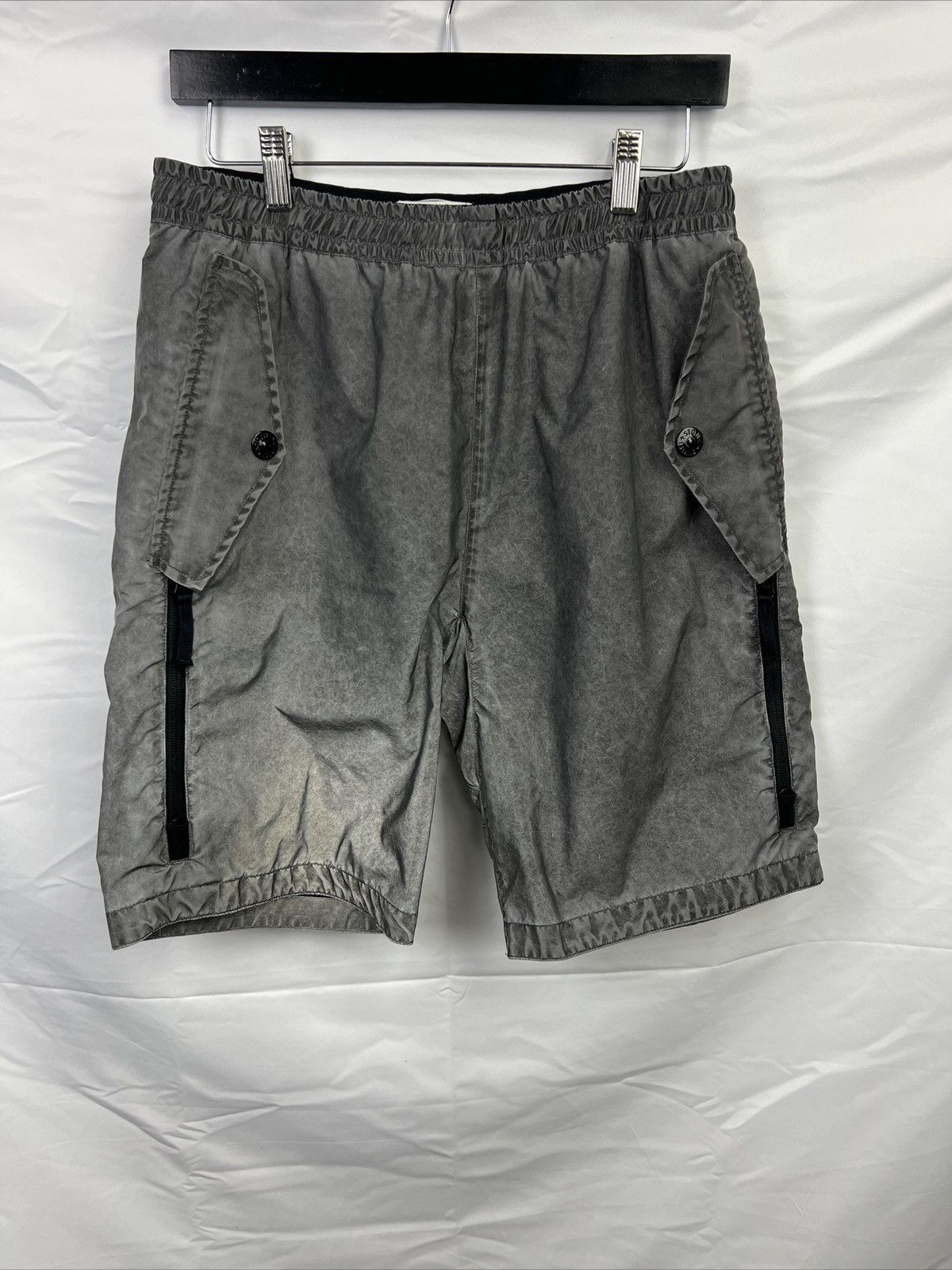 Stone island reflective shorts deals