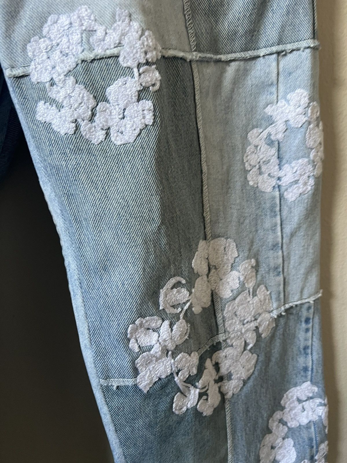 DENIM TEARS Readymade Denim Tears Cotton Wreath Embroidered Jeans Size US 32 / EU 48 - 5 Thumbnail