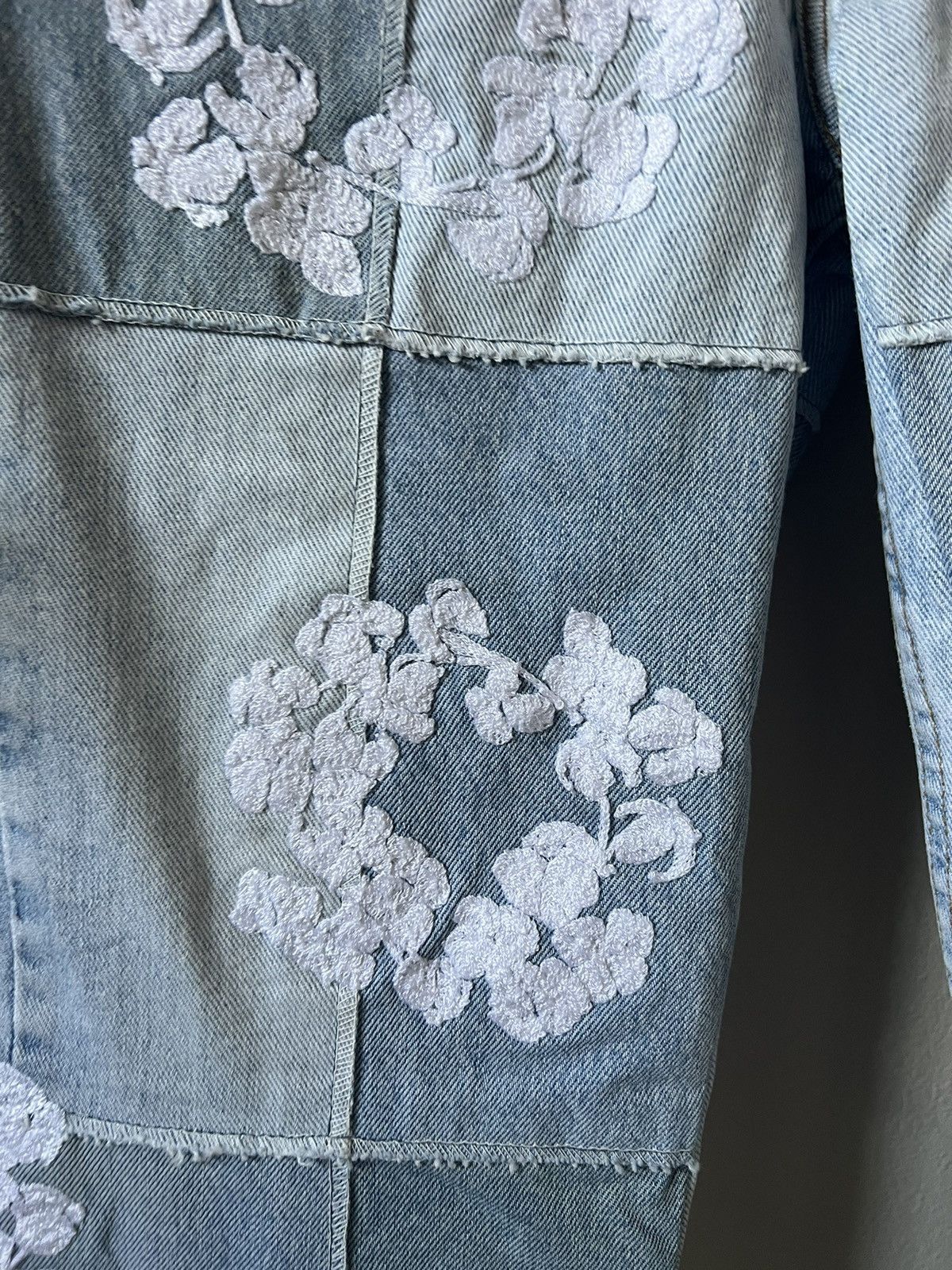DENIM TEARS Readymade Denim Tears Cotton Wreath Embroidered Jeans Size US 32 / EU 48 - 4 Thumbnail