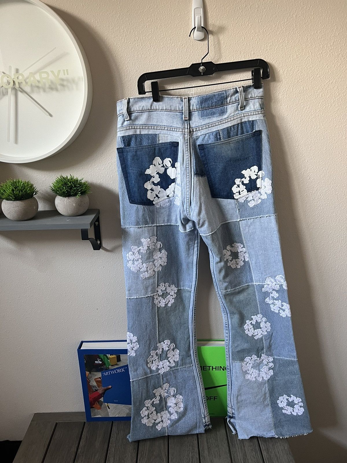DENIM TEARS Readymade Denim Tears Cotton Wreath Embroidered Jeans Size US 32 / EU 48 - 2 Thumbnail