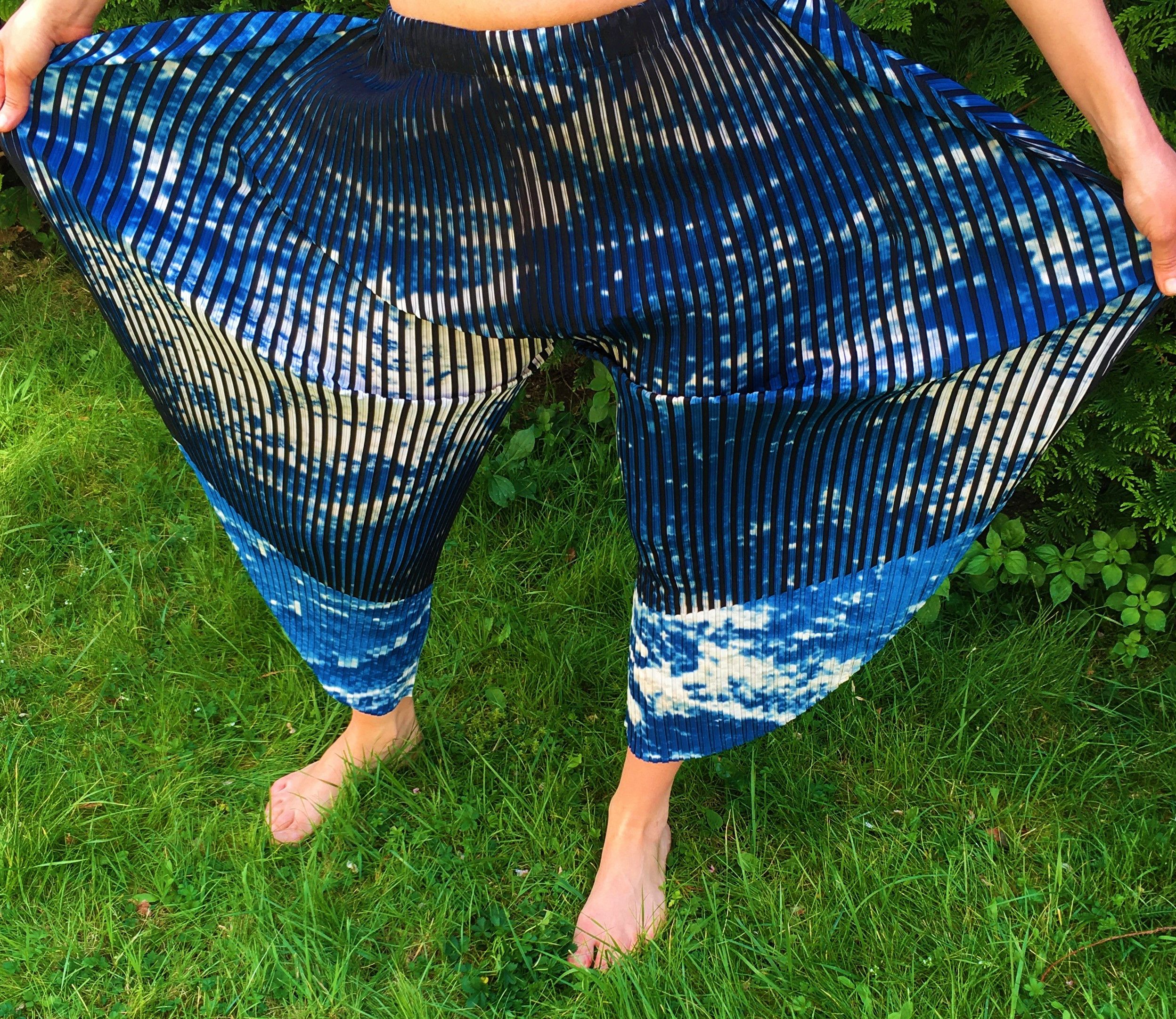 Issey Miyake ISSEY MIYAKE Runway Vintage Cloud Sky Pleated Pants Size 27" / US 4 / IT 40 - 5 Thumbnail