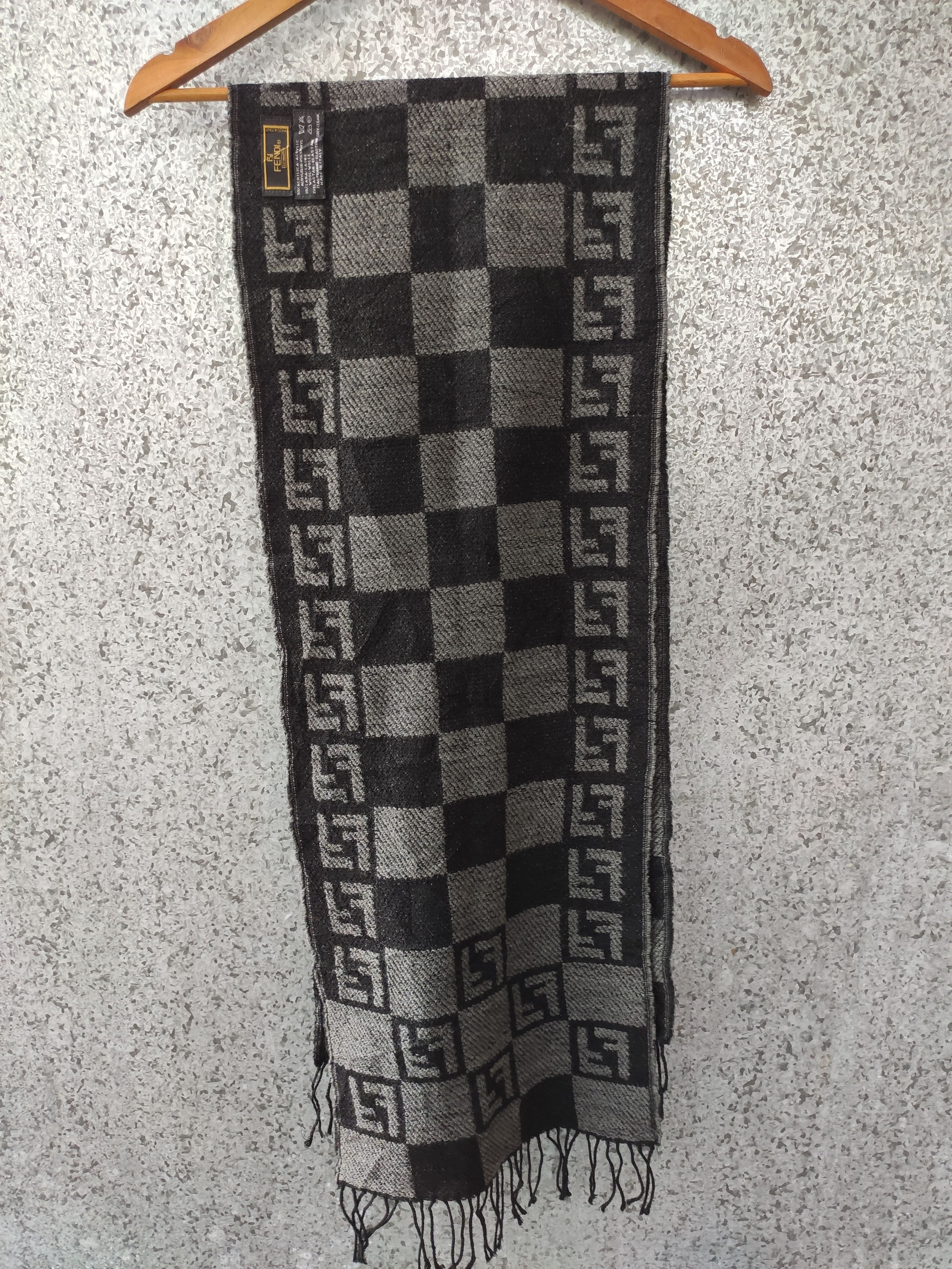 Fendi 🔥 Fendi muffler monogram Fendi Scarf #logomania Size ONE SIZE - 2 Thumbnail