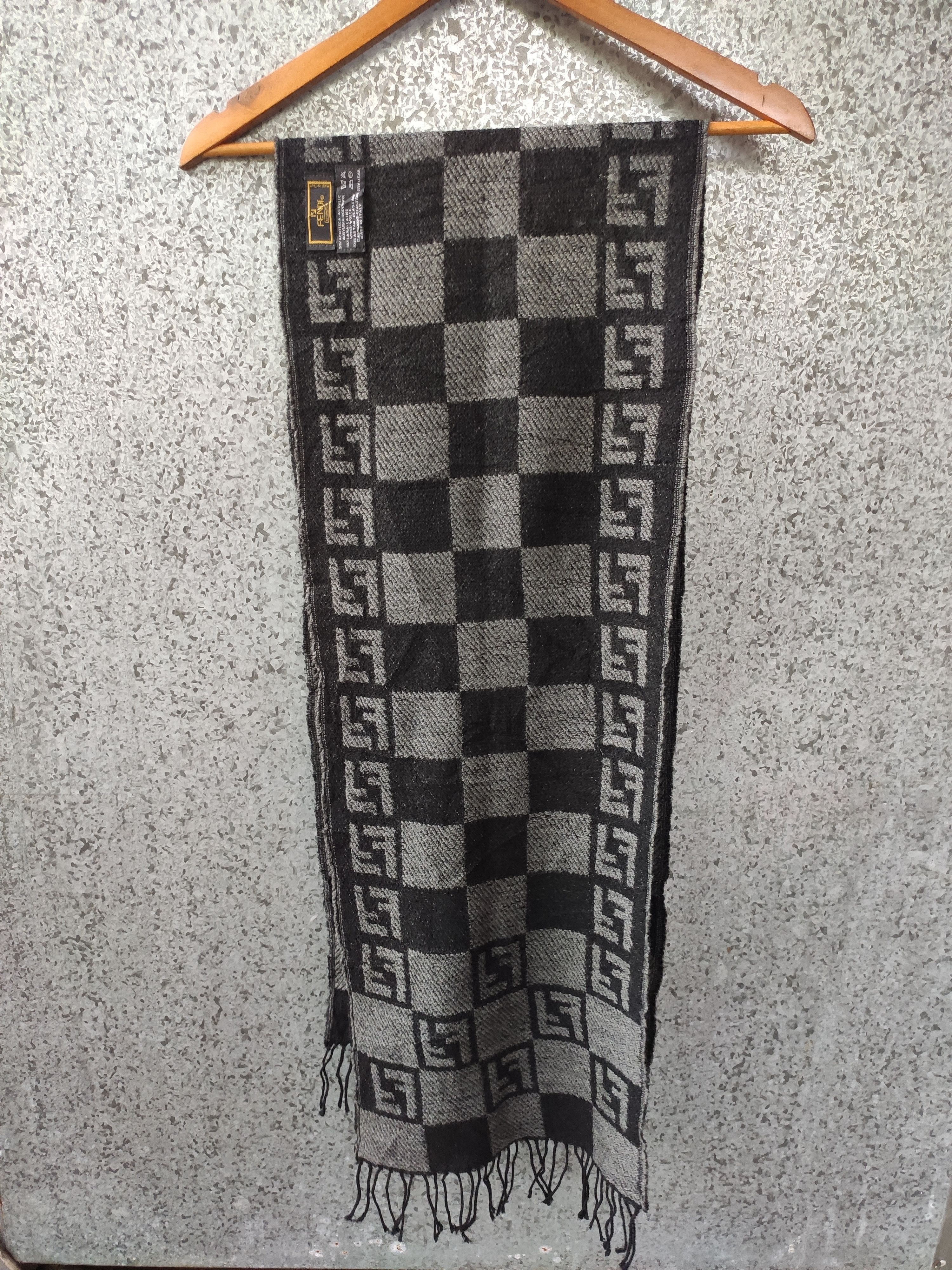Fendi 🔥 Fendi muffler monogram Fendi Scarf #logomania Size ONE SIZE - 1 Thumbnail