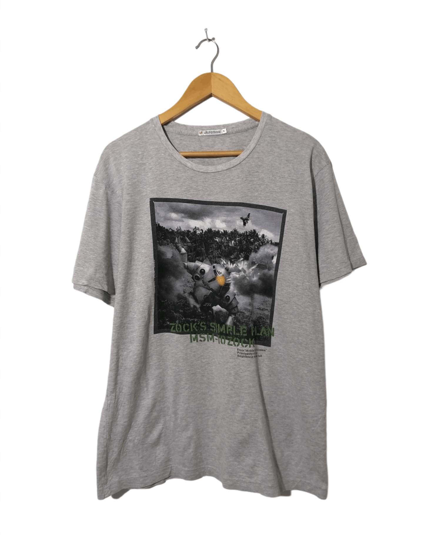 Anime × Designer × Uniqlo Zock Gundam Graphic Tee Size US L / EU 52-54 / 3 - 1 Thumbnail