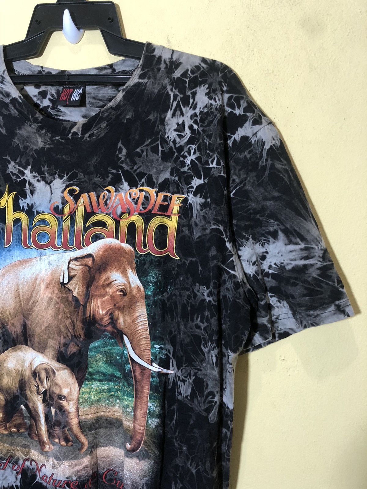 Other Animal tee Elephants THAILAND size L Size US L / EU 52-54 / 3 - 4 Thumbnail