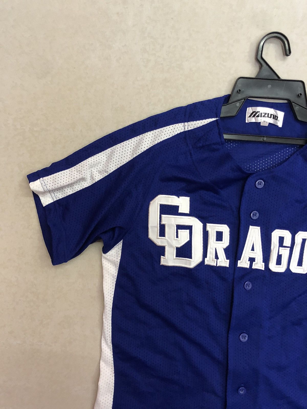 Mizuno Vintage 2004 Chunichi Dragons home Baseball Central Leugue Size US M / EU 48-50 / 2 - 4 Thumbnail
