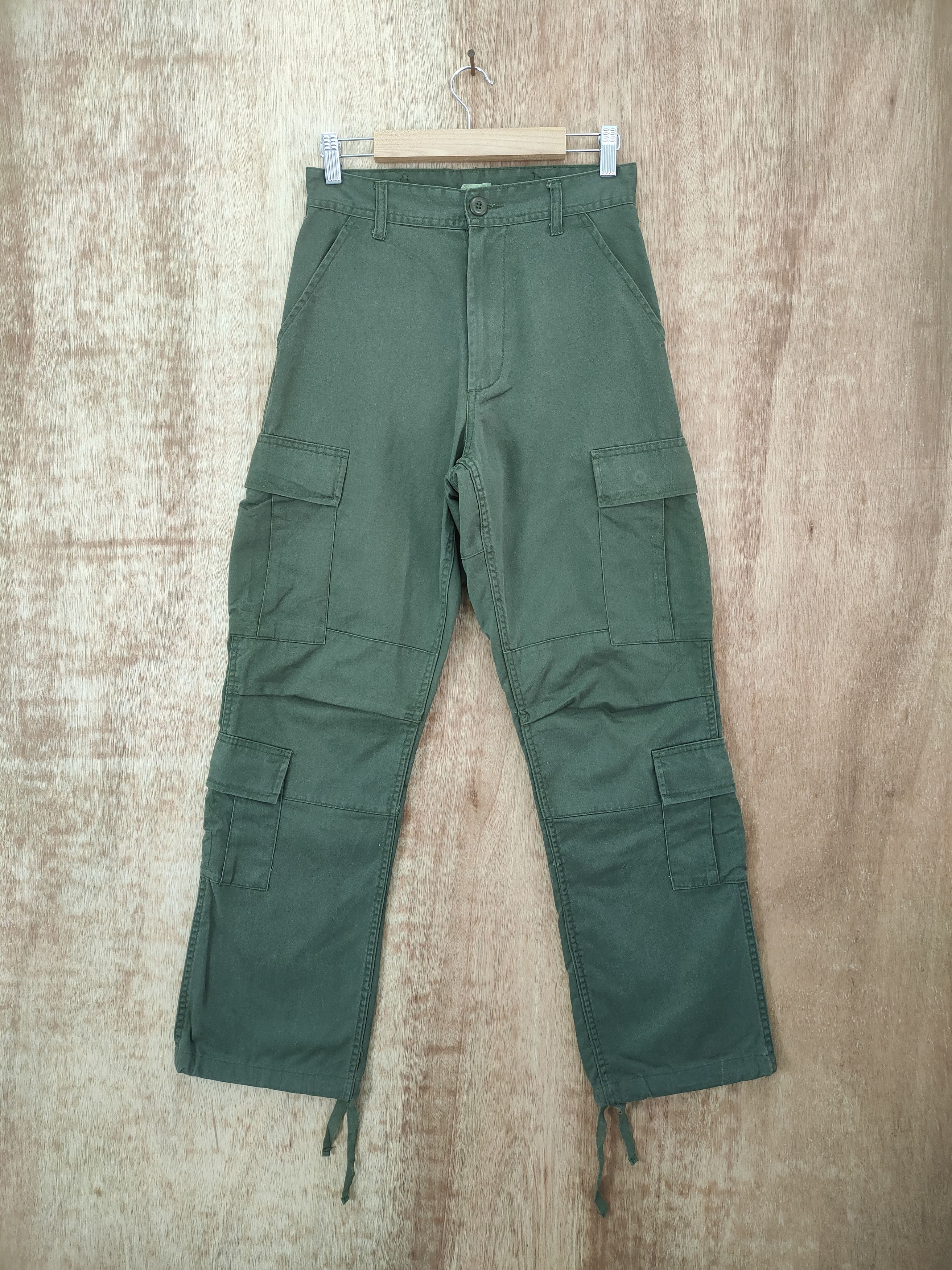 Japanese Brand VINTAGE MILITARY 8 POCKET CARGO PANTS Size US 26 / EU 42 - 1 Thumbnail