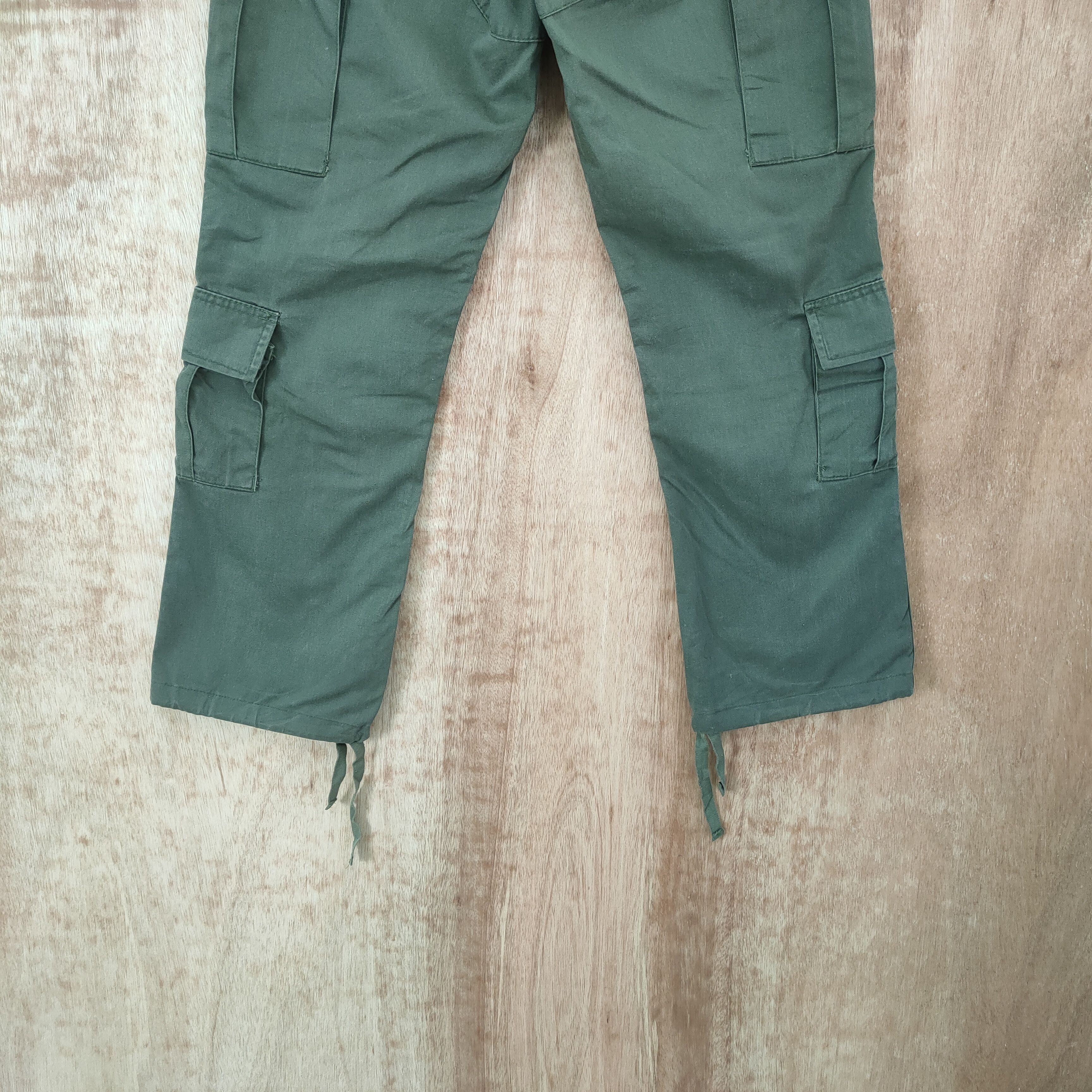 Japanese Brand VINTAGE MILITARY 8 POCKET CARGO PANTS Size US 26 / EU 42 - 7 Thumbnail