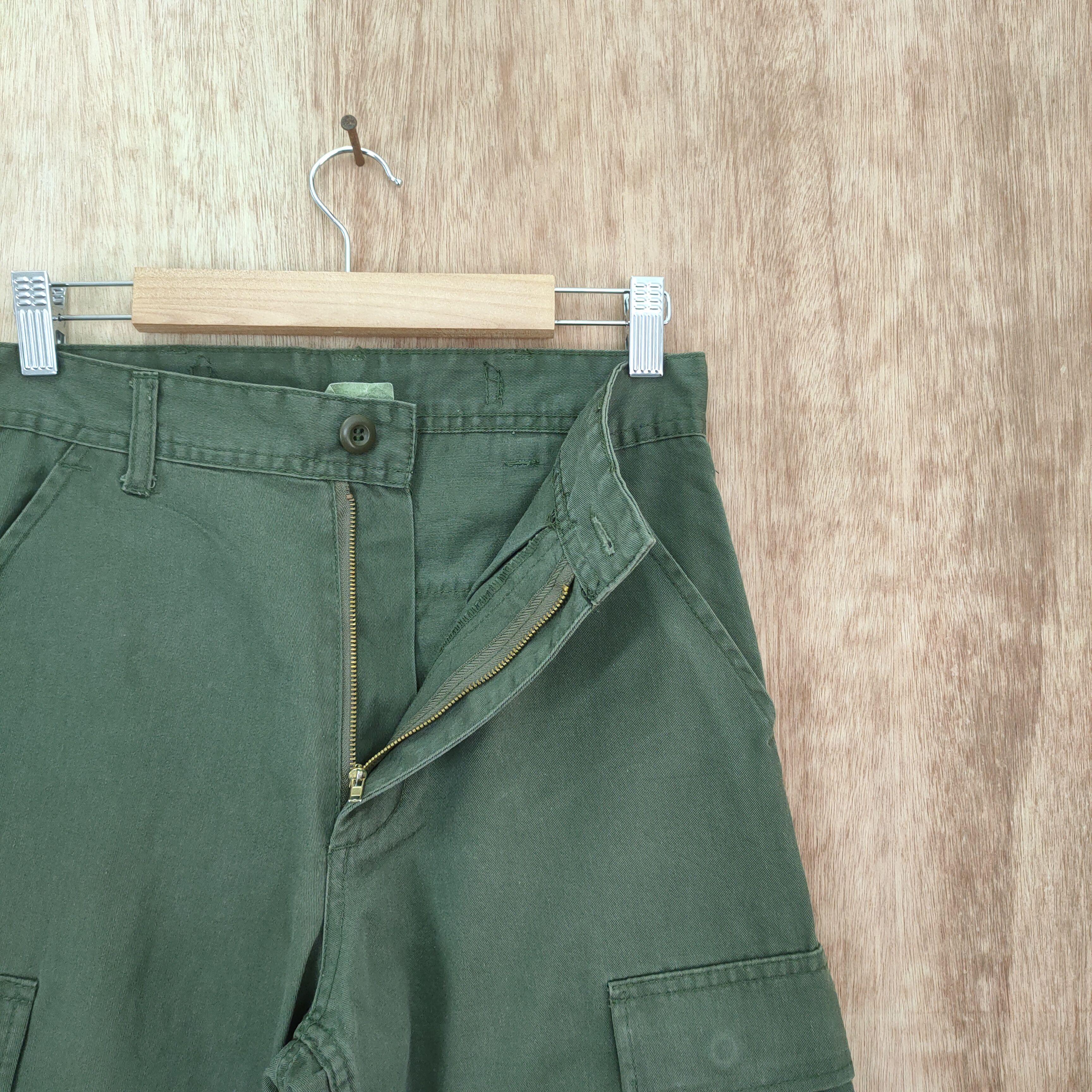 Japanese Brand VINTAGE MILITARY 8 POCKET CARGO PANTS Size US 26 / EU 42 - 4 Thumbnail