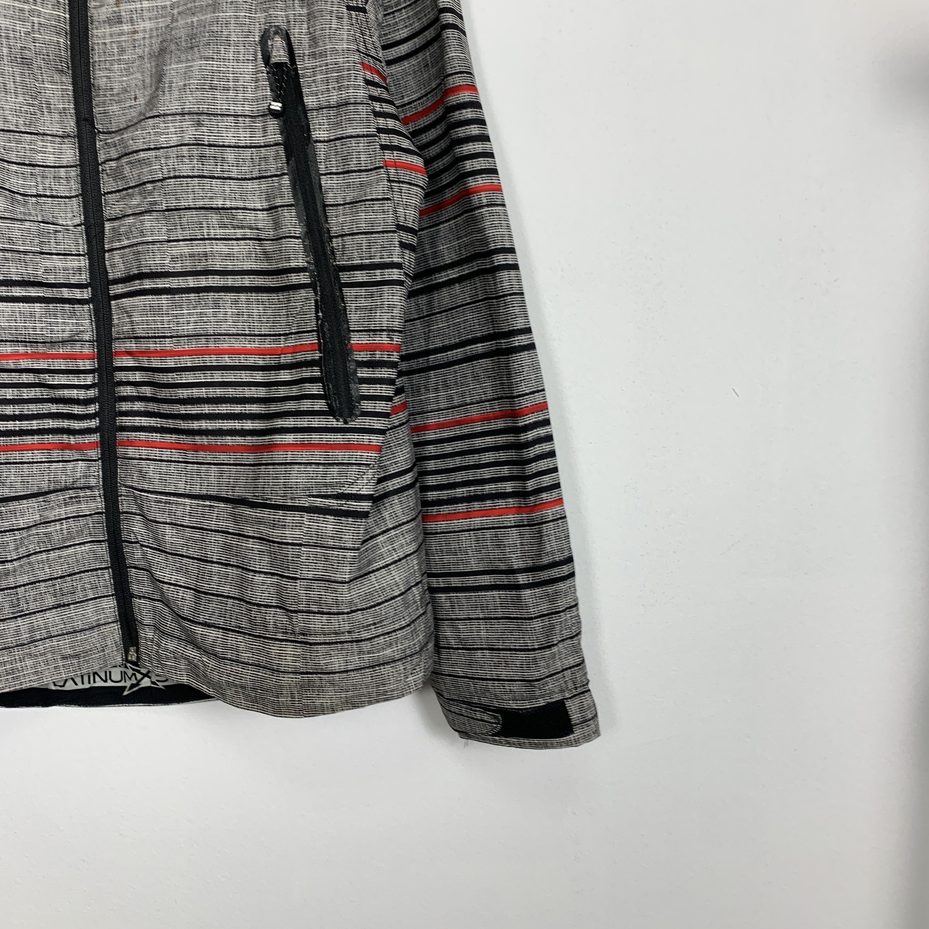 Billabong Vintage BILLABONG Hoodie Windbreaker Jacket J0832 Size US M / EU 48-50 / 2 - 5 Thumbnail
