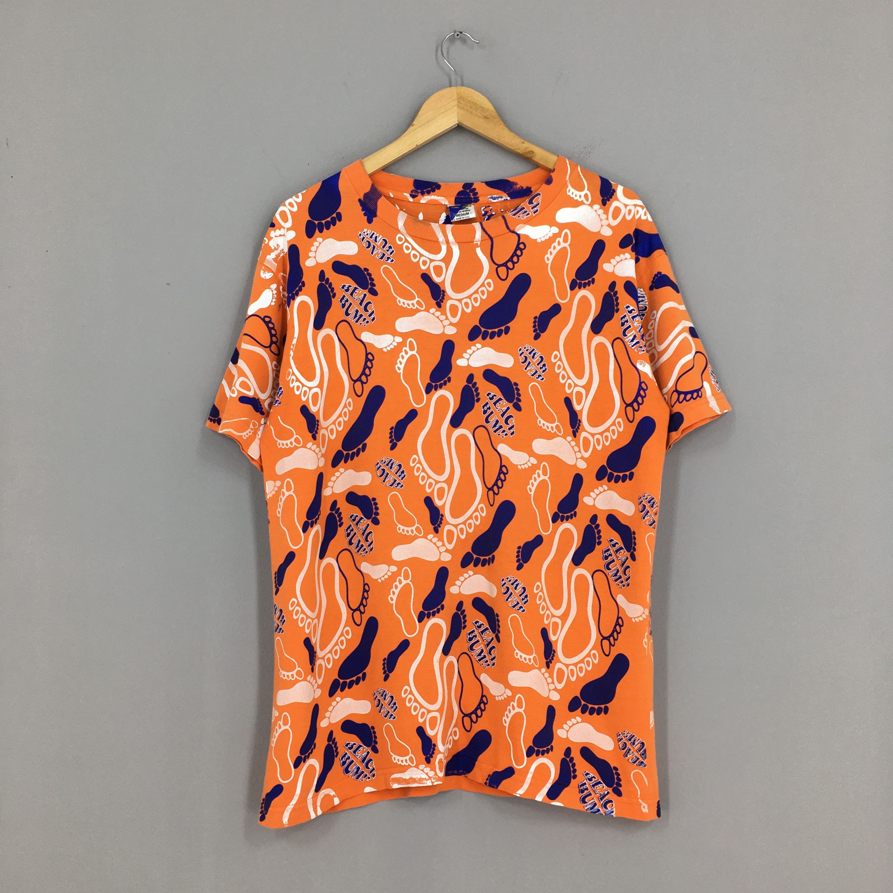 image of Aloha Wear x Hawaiian Shirt Vintage 90's Beach Bum Barefoot Hawaii Tshirt Medium, Men's