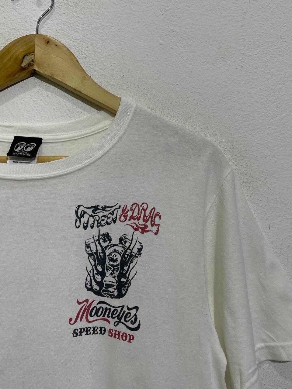 Vintage Vintage Mooneyes Drag Custom Racing California Tshirt Size US S / EU 44-46 / 1 - 7 Thumbnail