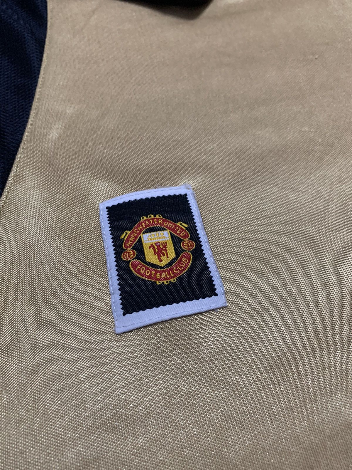 Vintage Manchester United 2001-02 CENTENARY Jersey Size US XL / EU 56 / 4 - 6 Thumbnail