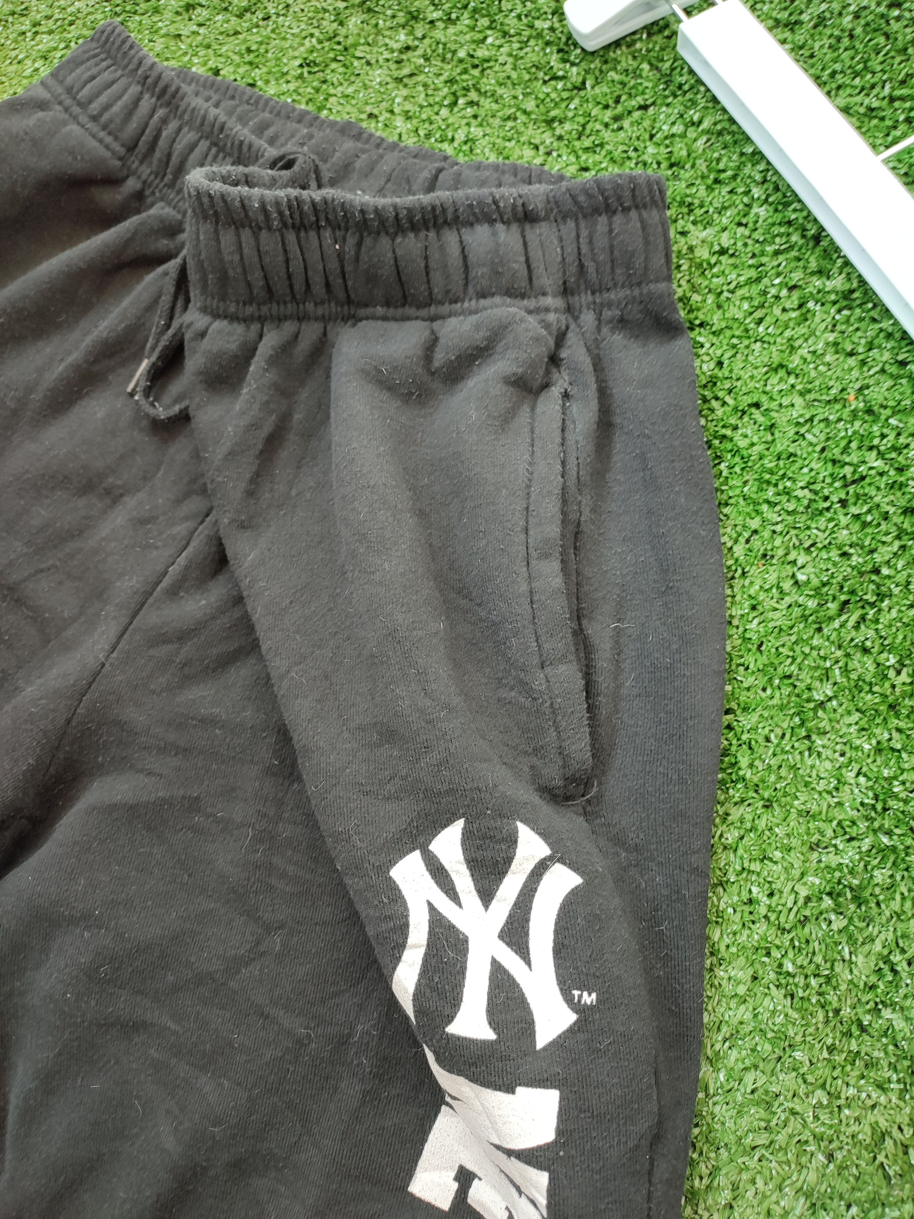 MLB Vintage New York Yankees Joggers Pants Size US 31 - 2 Thumbnail