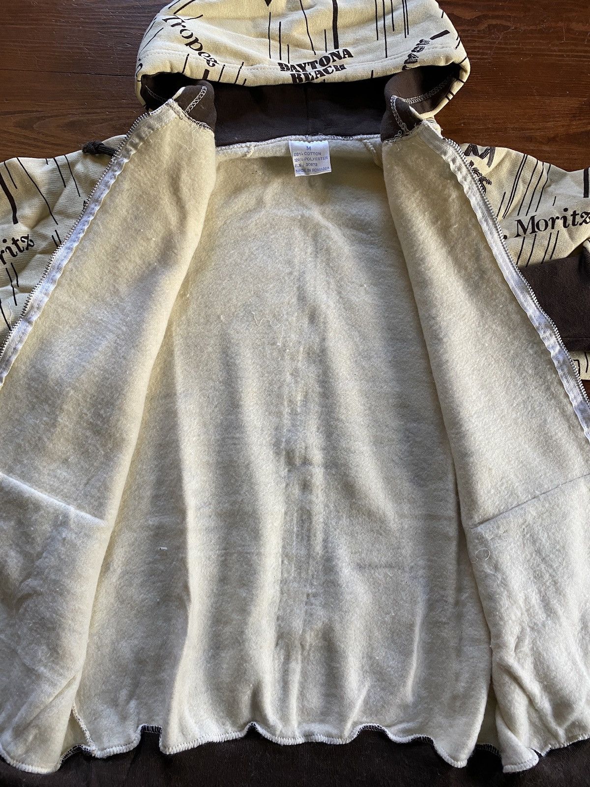 Vintage Vintage 70’s Multi City Full Zip Raglan Hoodie Sweatshirt Size US S / EU 44-46 / 1 - 10 Thumbnail