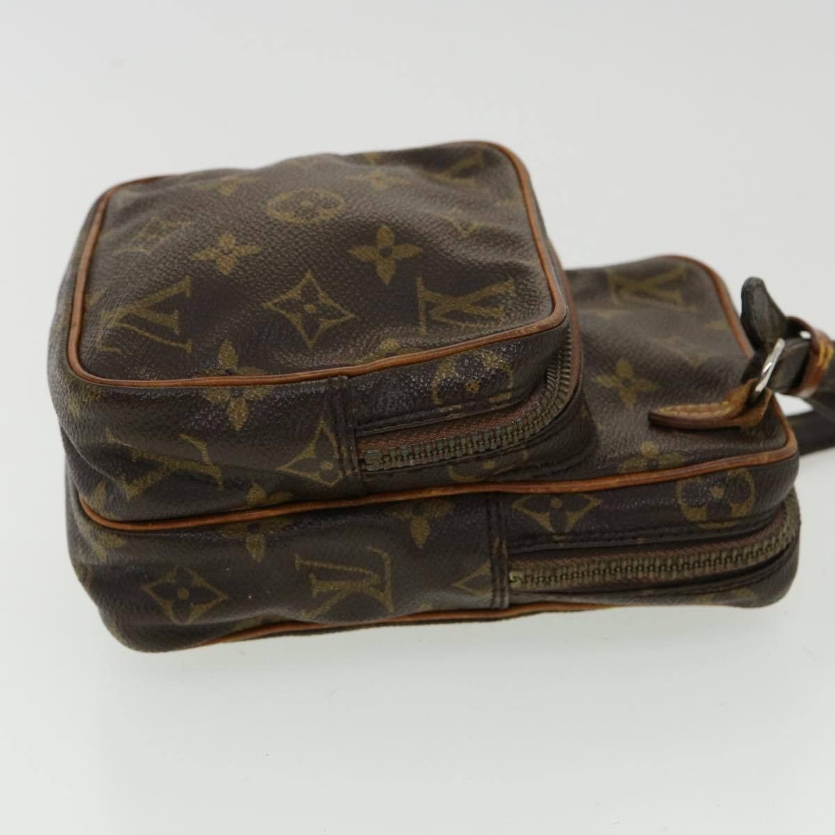 Louis Vuitton Amazon Crossbody Bag Size ONE SIZE - 3 Thumbnail