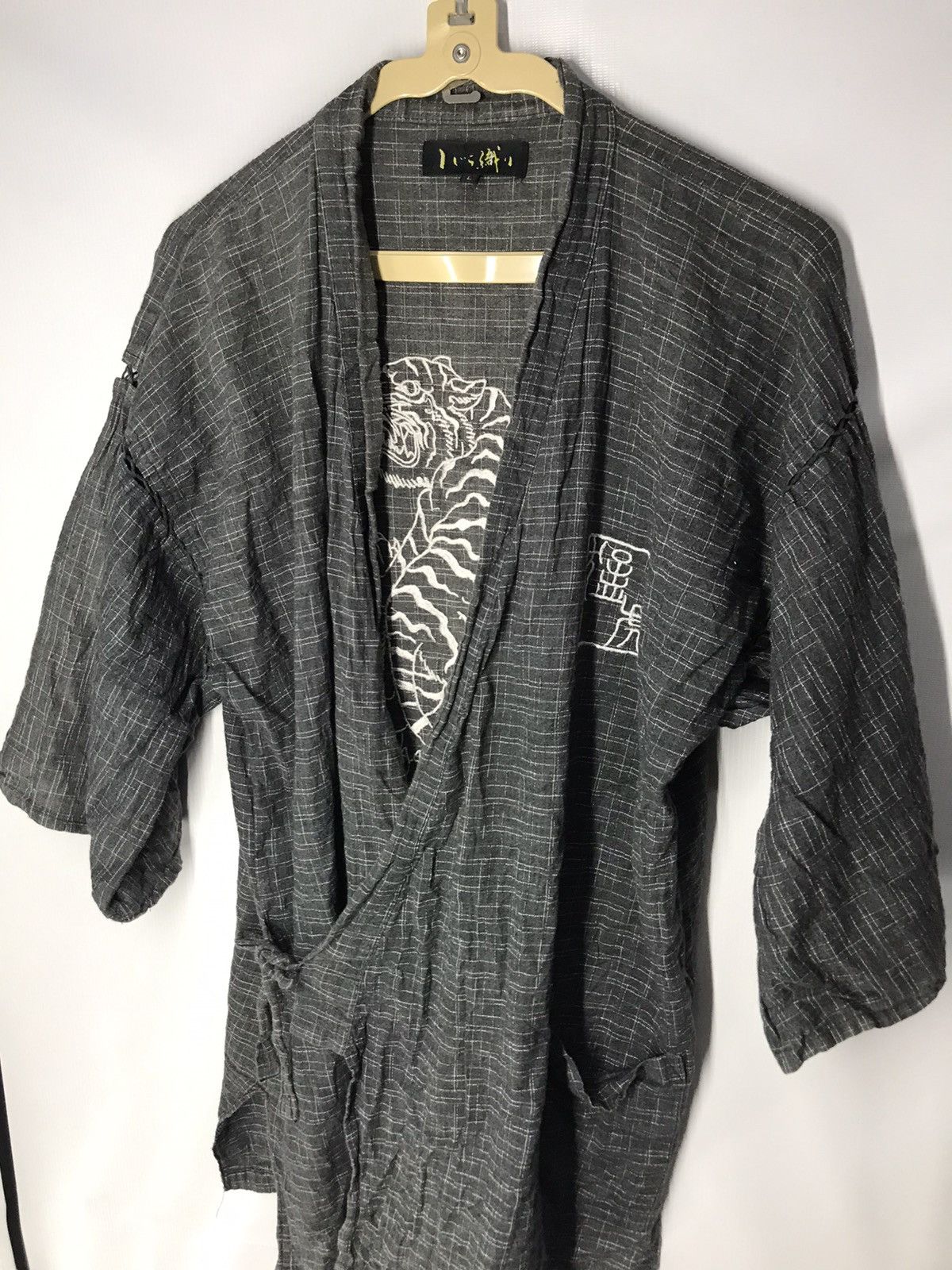 Japanese Brand Kimono sleepwear Embroidered tiger on the back Size US L / EU 52-54 / 3 - 4 Thumbnail