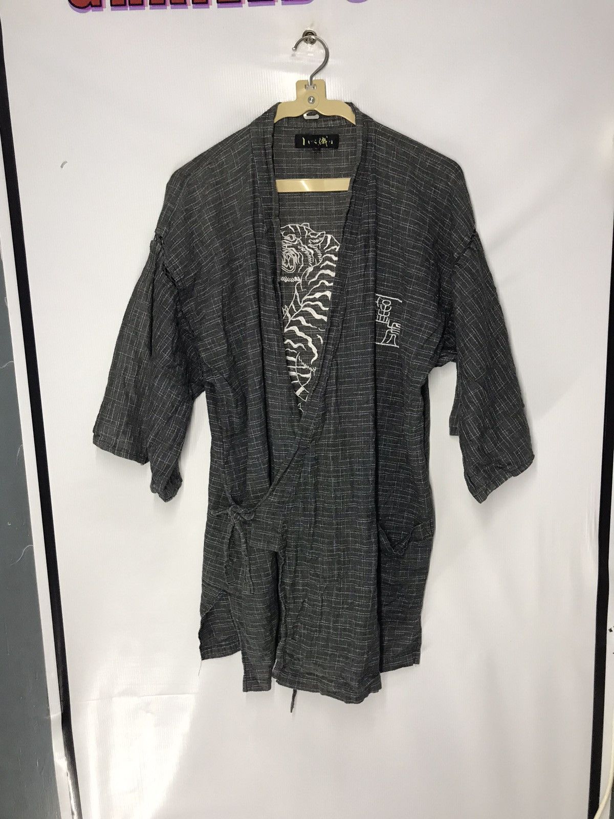 Japanese Brand Kimono sleepwear Embroidered tiger on the back Size US L / EU 52-54 / 3 - 6 Thumbnail