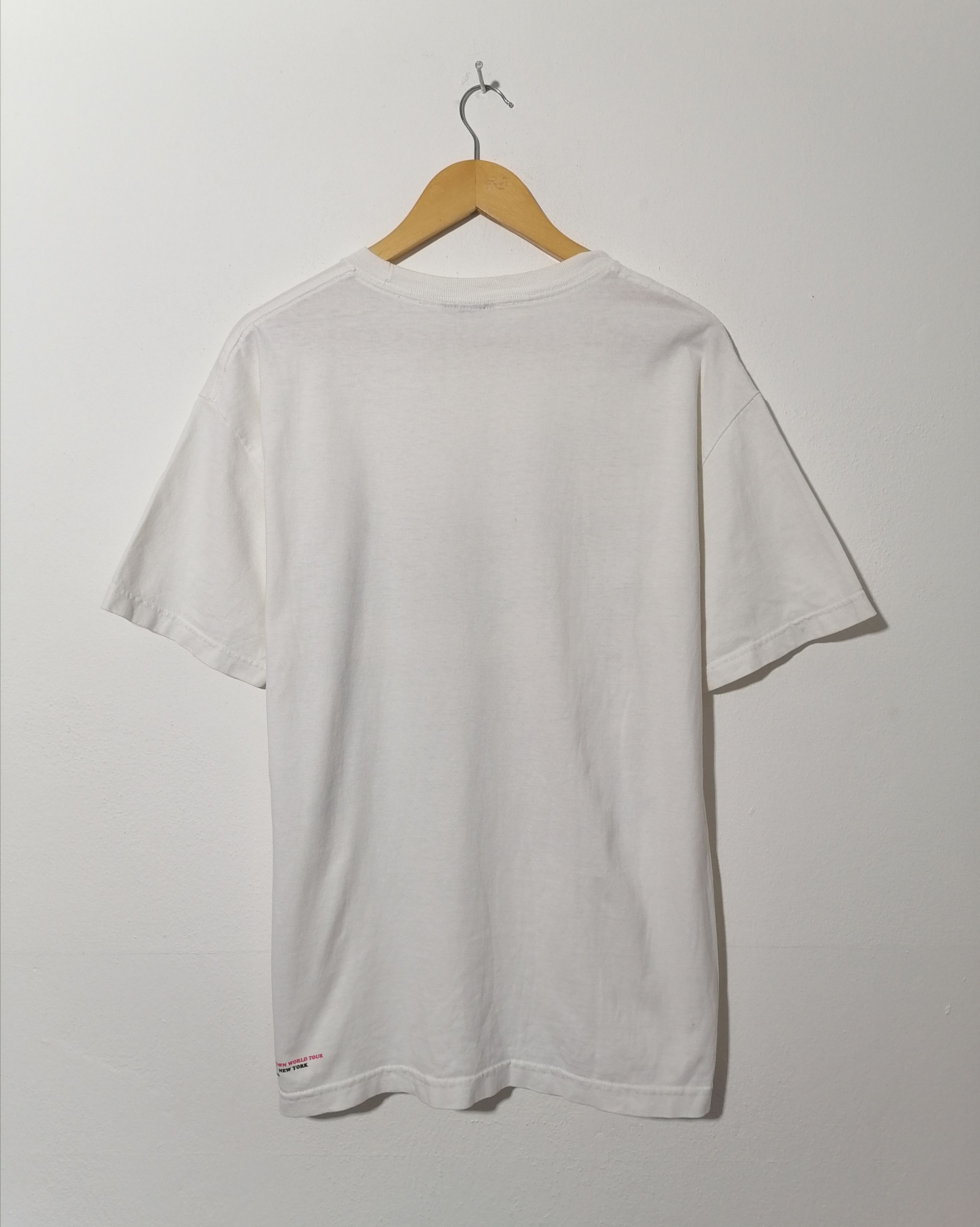 Band Tees × Market 2006 China Town World Tour Tee Size US L / EU 52-54 / 3 - 3 Thumbnail