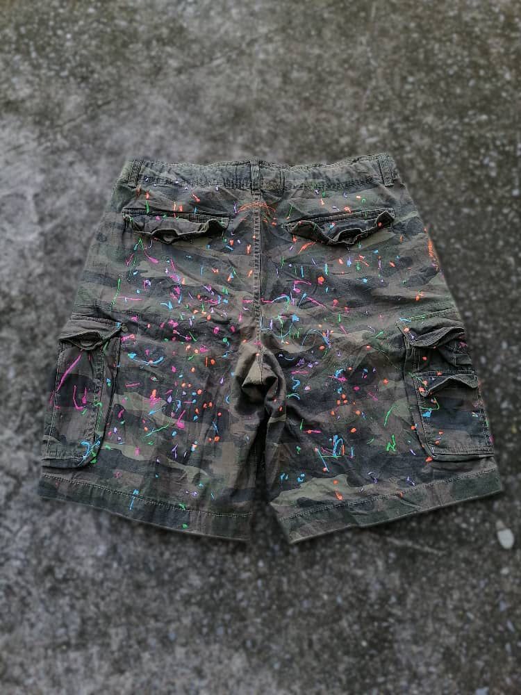 Faded Glory Faded Glory Paint Splash Camo Shorts Cargo Pants Size US 38 / EU 54 - 2 Thumbnail