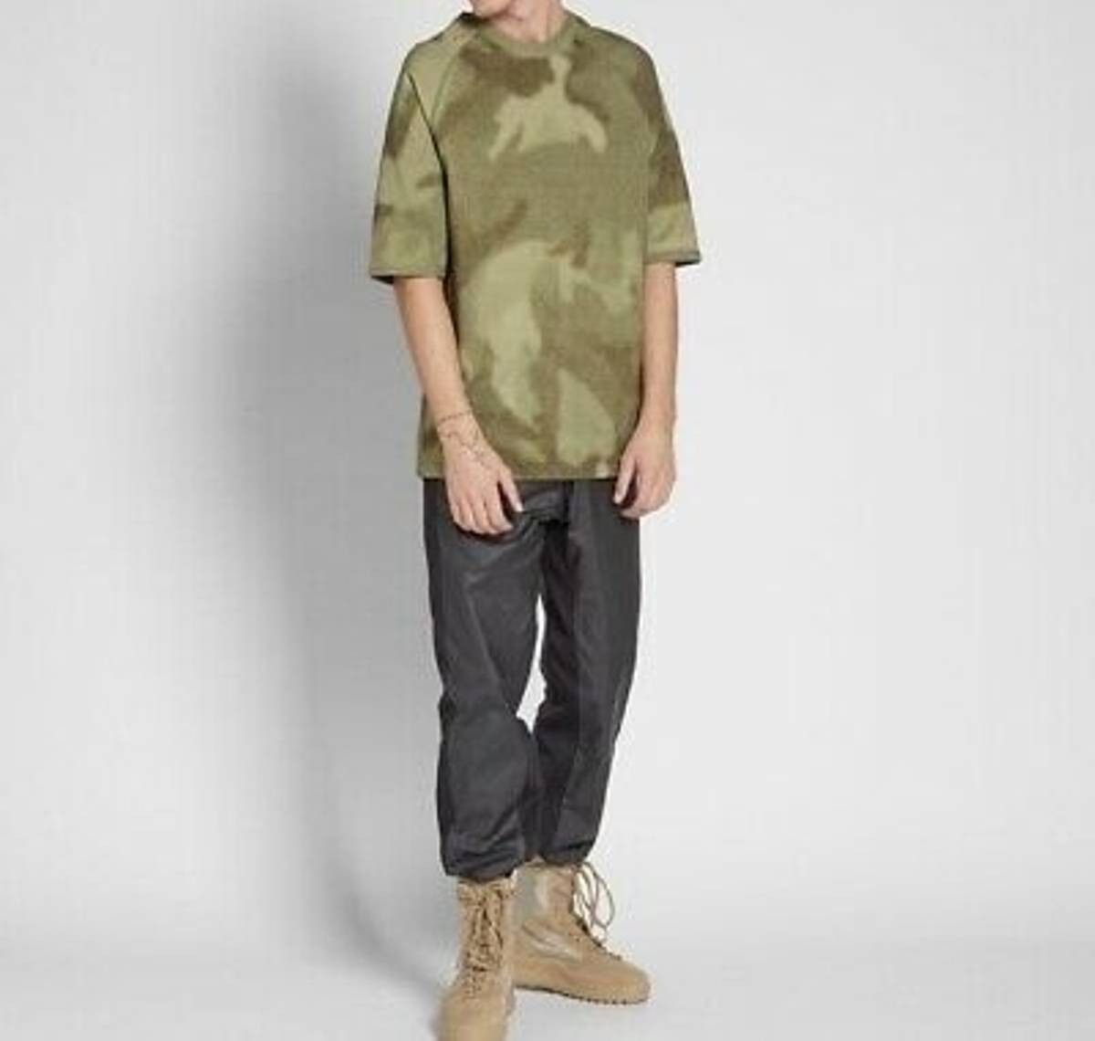 Yeezy lm8 yeezy season 3 defected camo tee Size US M / EU 48-50 / 2 - 1 Thumbnail