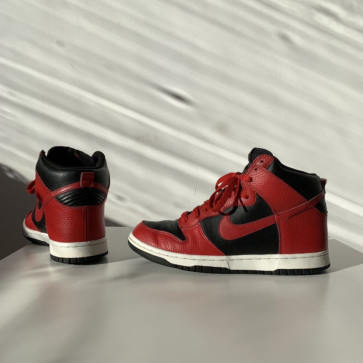 Nike 2010 Nike Dunk High Be True To Your Street Black/Red Size US 8 / EU 41 - 4 Thumbnail