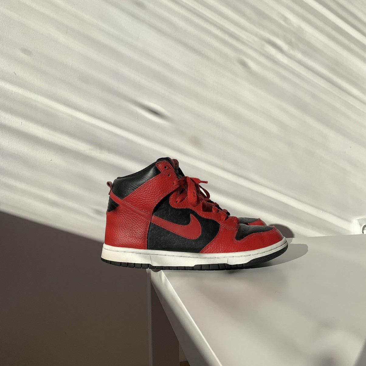 Nike 2010 Nike Dunk High Be True To Your Street Black/Red Size US 8 / EU 41 - 11 Thumbnail