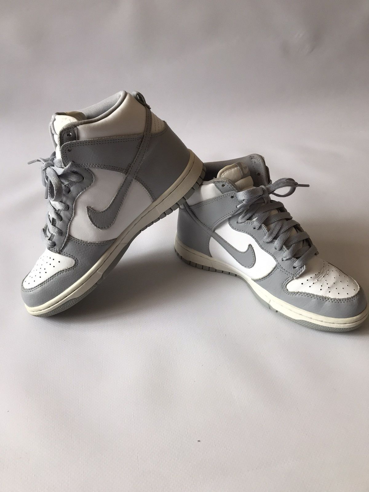 Nike 2016 Nike Dunk High White Wolf Grey WMNS Size US 7.5 / IT 37.5 - 5 Thumbnail