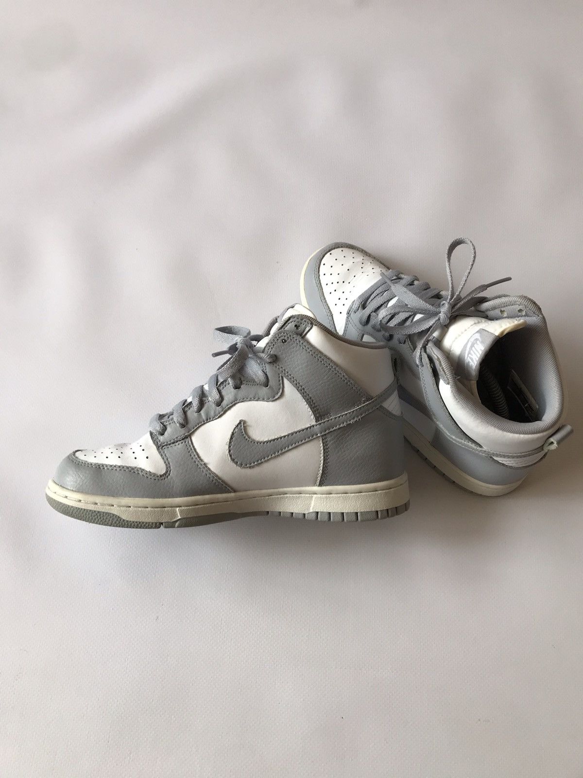 Nike 2016 Nike Dunk High White Wolf Grey WMNS Size US 7.5 / IT 37.5 - 6 Thumbnail
