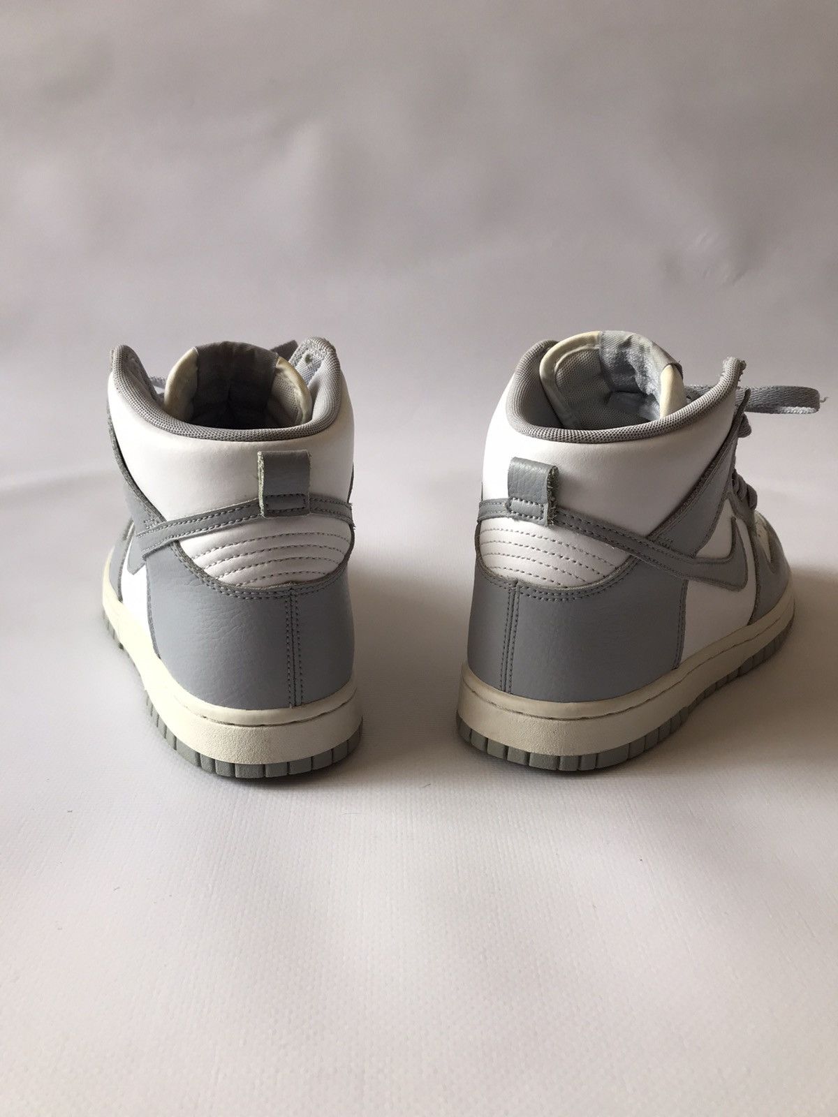 Nike 2016 Nike Dunk High White Wolf Grey WMNS Size US 7.5 / IT 37.5 - 11 Thumbnail